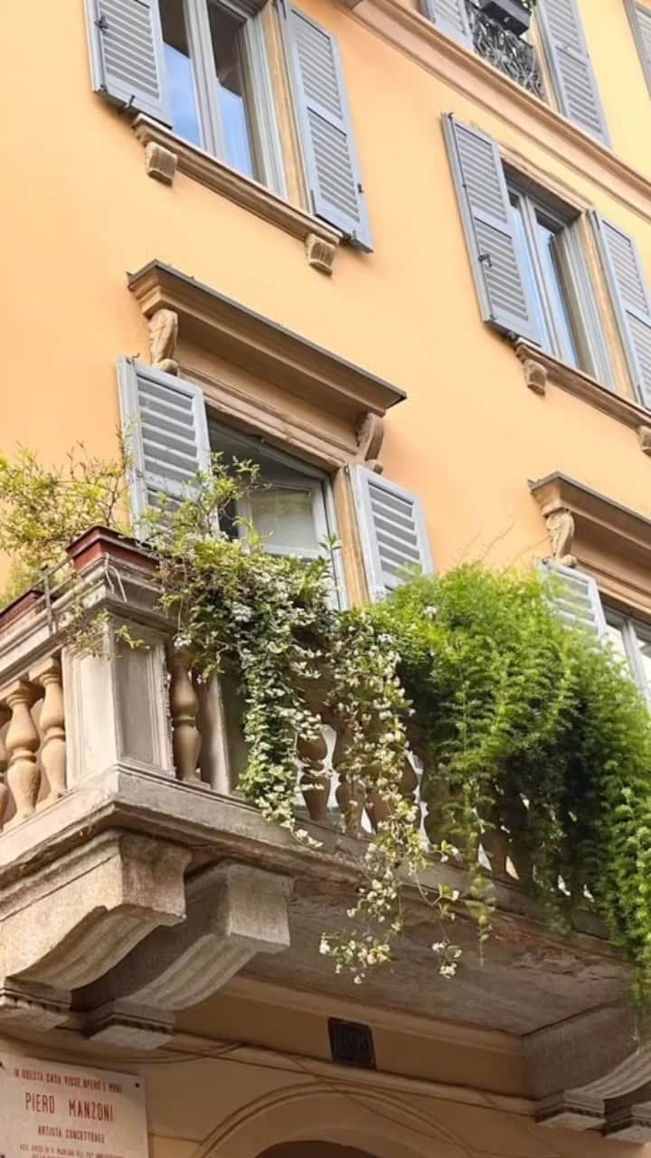 glorianotoのインスタグラム：「An ode to a few things I enjoy 🇮🇹🏳️‍🌈」