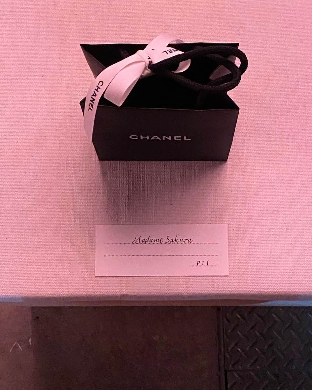 sakuraさんのインスタグラム写真 - (sakuraInstagram)「@chanelofficial   エネルギッシュで大好きなダカールのショーが東京で再演 フィナーレのchanel×アマピを目の前で体感できてさいこうに幸せでした🇿🇦❣️  hmu by @sakiemiura   #chanelintokyo  #chanelmetiersdart」6月2日 22時51分 - slammin_sakura