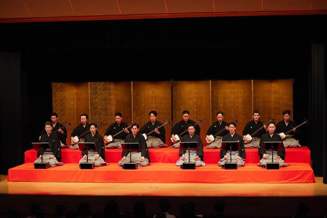 のインスタグラム：「.  新・清元演奏会 第一回『來音』 お陰様で盛況のうちに幕を閉じました。 ありがとうございました。 ワンチームで、良き一歩を踏み出せたと思います。 今後とも何卒よろしくお願い致します。  #清元 #來音 #清元栄寿太夫 #歌舞伎 #尾上右近」