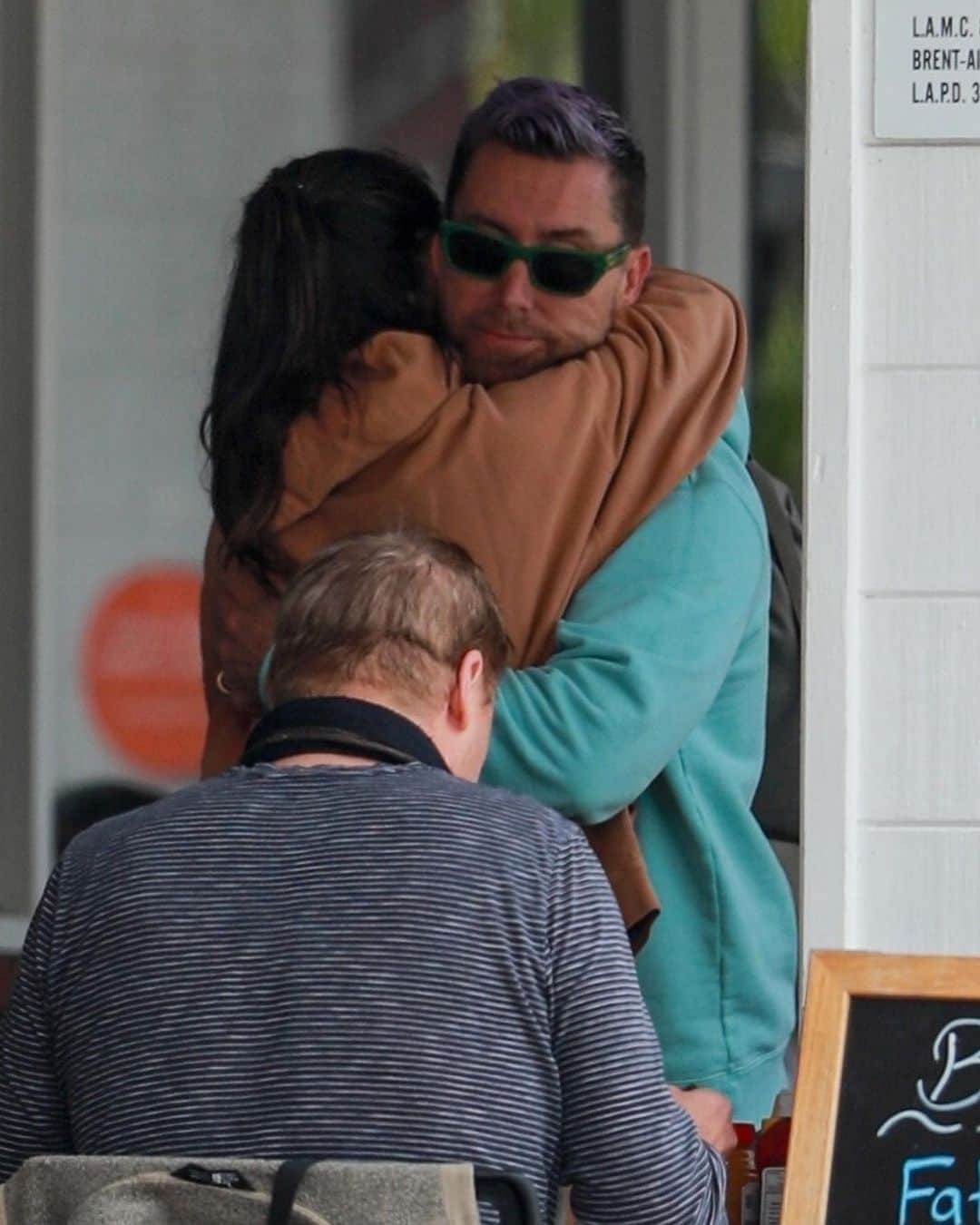 Just Jaredさんのインスタグラム写真 - (Just JaredInstagram)「Mila Kunis was spotted having breakfast with Lance Bass and his family this morning in Beverly Glen! More photos on JustJared.com. #MilaKunis #LanceBass Photos: Backgrid」6月3日 4時32分 - justjared