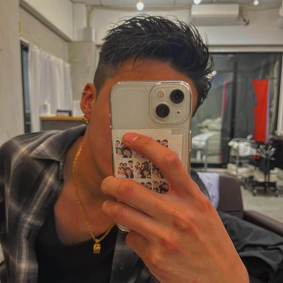 鵜澤千尋のインスタグラム：「𝑁𝑒𝑤 ℎ𝑎𝑖𝑟✂️  #サロン #サロンモデル #ヘアー #モデル #短髪 #ベリショ #アップバング #ショート #ショートヘア #雰囲気 #雰囲気好きな人いいね」