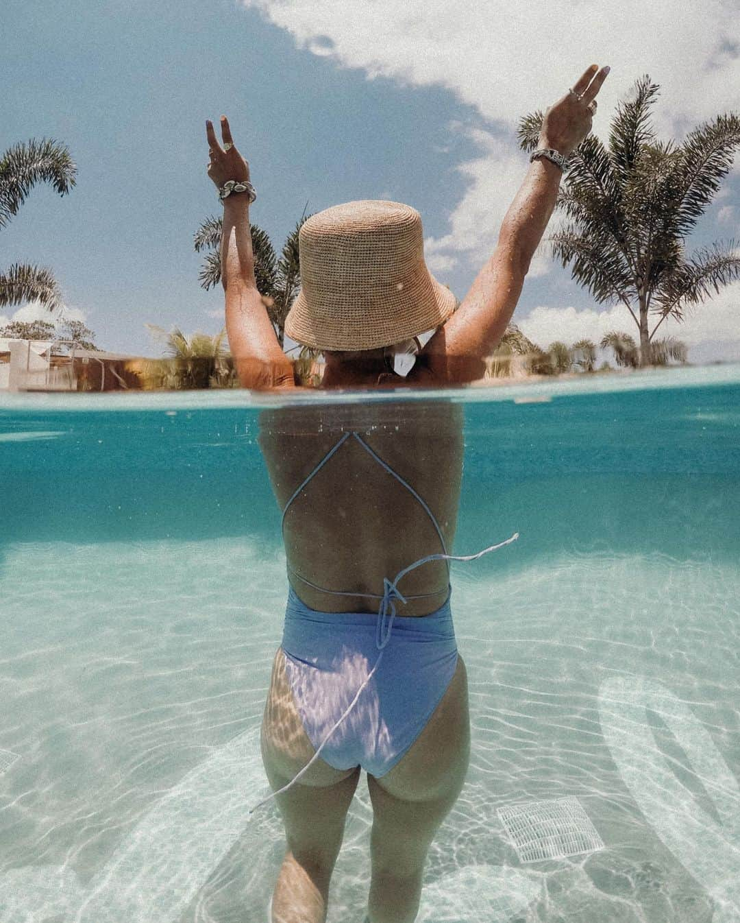 Collage Vintageさんのインスタグラム写真 - (Collage VintageInstagram)「Life is cool by the pool and even better if it’s in @sandalsdunnsriver resort! ☀️🌴🇯🇲 #sandalsresort  #sandalsdunnsriver  #caribbeantravel  #beautifuldestinations  #travelmore  #ad」6月2日 23時14分 - collagevintage