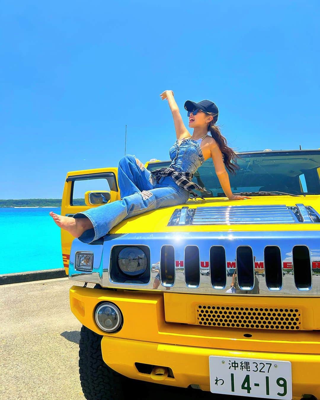 Hiiroのインスタグラム：「🖤⚡️  ピカチュウHUMMERのお店⬇️ @miyako.car.club   この日雲ひとつなくて最高すぎた💖  宮古島台風だいじょうぶだったかな🥺💦  ・  ・  ・」