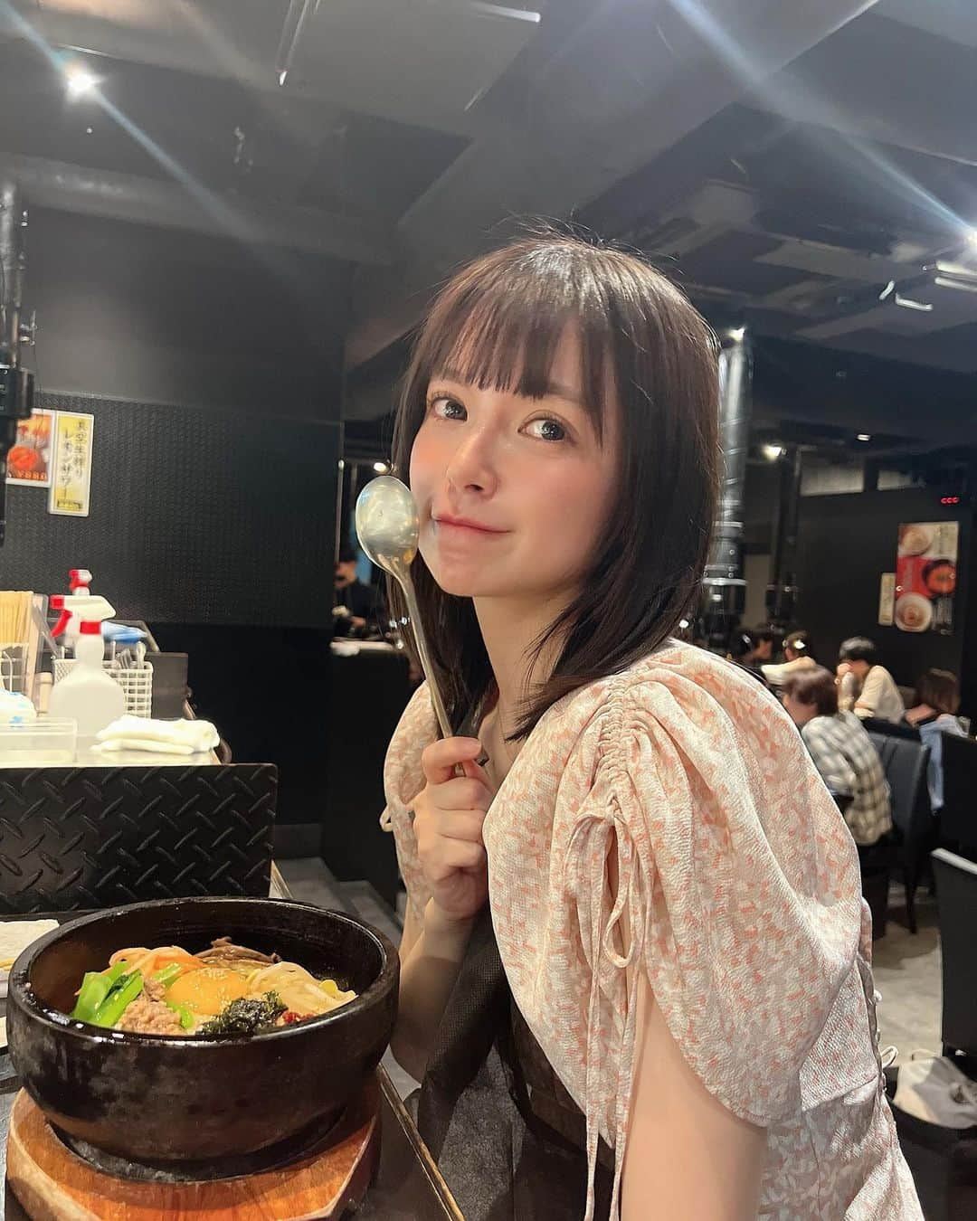 明石ゆいなさんのインスタグラム写真 - (明石ゆいなInstagram)「食べることがほんとーーーーーーに好き🥰🥰🥰  焼肉屋さんで タンカルビハラミホルモン、白米もしっかり食べて、飲み物はコーラ🥤💓  〆は石焼きビビンバと冷麺で悩んで、どっちも食べた😆  幸せーーー  #そんな俺のエブリデイ」6月2日 23時28分 - cosmo_meropon