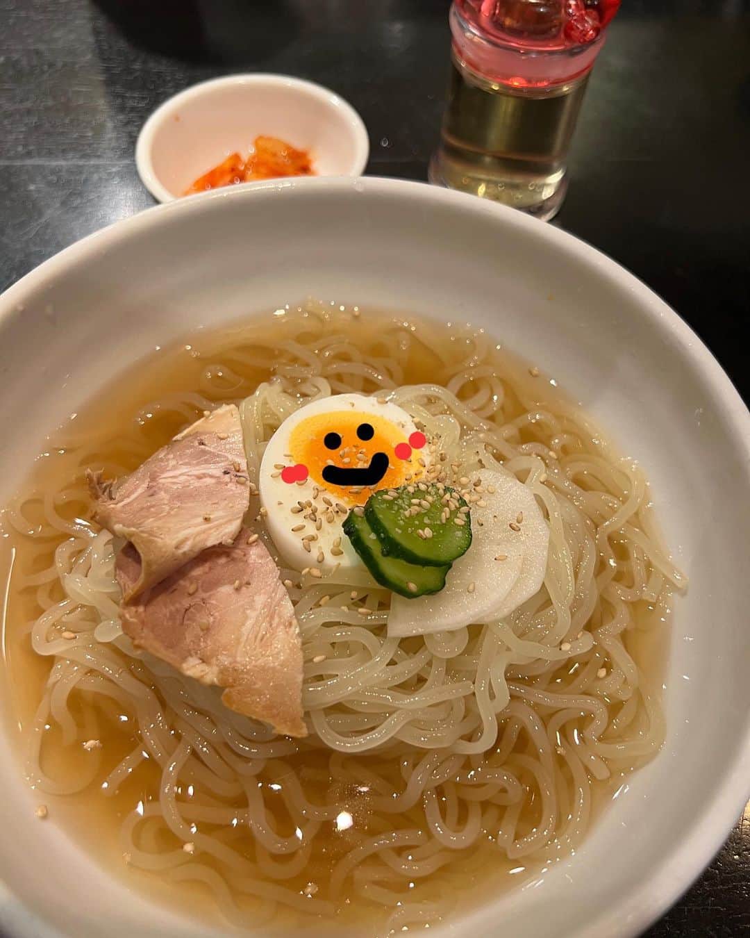 明石ゆいなさんのインスタグラム写真 - (明石ゆいなInstagram)「食べることがほんとーーーーーーに好き🥰🥰🥰  焼肉屋さんで タンカルビハラミホルモン、白米もしっかり食べて、飲み物はコーラ🥤💓  〆は石焼きビビンバと冷麺で悩んで、どっちも食べた😆  幸せーーー  #そんな俺のエブリデイ」6月2日 23時28分 - cosmo_meropon