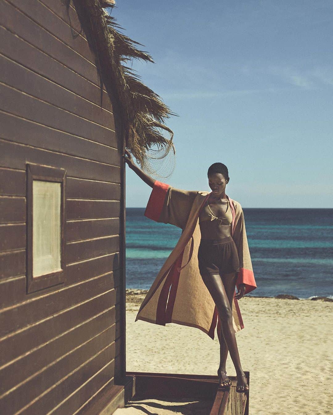 LVMHさんのインスタグラム写真 - (LVMHInstagram)「Uncover @loropiana Resort 2023, the essence of summer. The Resort 2023 collection is elegant yet relaxed, rich in texture and craftsmanship.   #LVMH #LoroPiana #LoroPianaResort」6月2日 23時38分 - lvmh