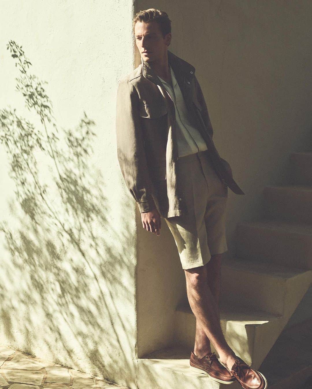 LVMHさんのインスタグラム写真 - (LVMHInstagram)「Uncover @loropiana Resort 2023, the essence of summer. The Resort 2023 collection is elegant yet relaxed, rich in texture and craftsmanship.   #LVMH #LoroPiana #LoroPianaResort」6月2日 23時38分 - lvmh