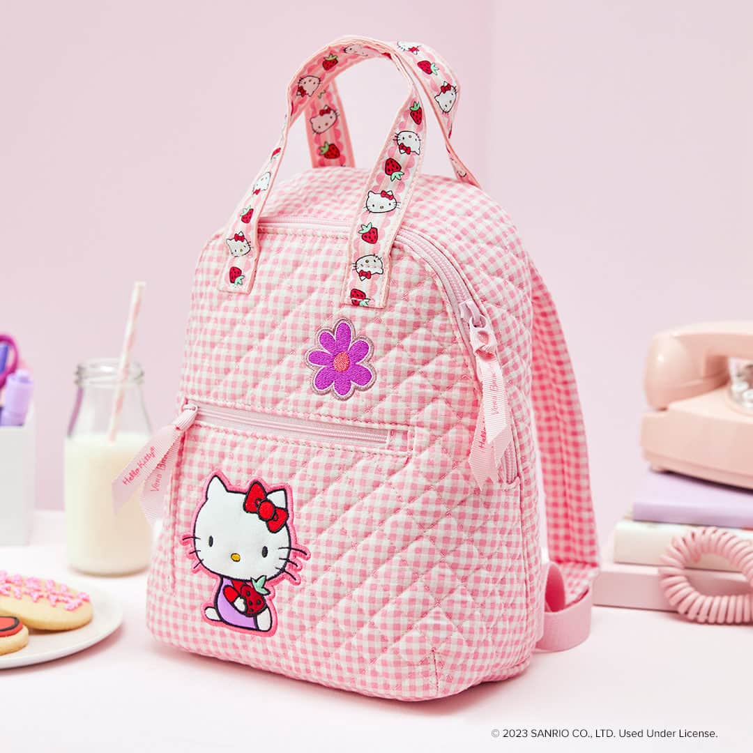 ヴェラブラッドリーのインスタグラム：「Your day just got a little cheerier with a gingham Mini Totepack from the new @HelloKitty Collection! 🍓 Tap to Shop!  #VeraBradley #pattern #HelloKitty」
