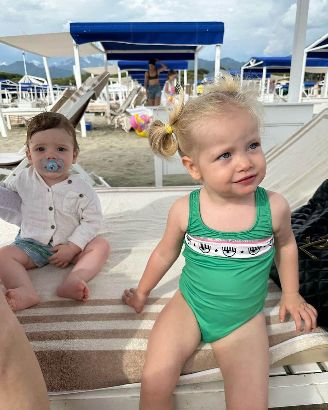 キアラ・フェラーニさんのインスタグラム写真 - (キアラ・フェラーニInstagram)「June 1st in Forte Dei Marmi with the family 🥹」6月2日 23時45分 - chiaraferragni