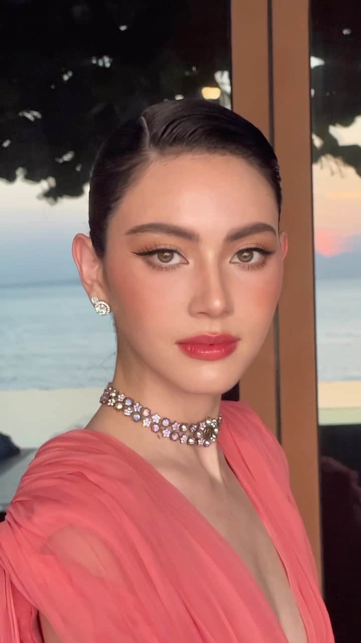 マイ・ダーウィカーのインスタグラム：「💕 embrace yourself」