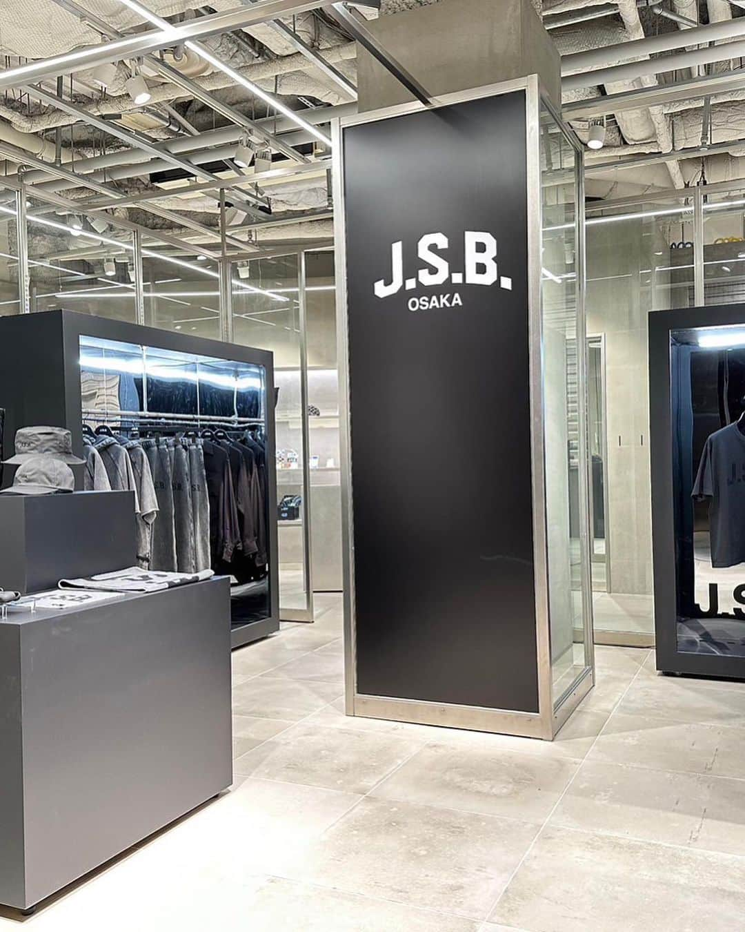 J.S.Bさんのインスタグラム写真 - (J.S.BInstagram)「三代目J SOUL BROTHERS  2023 J.S.B. SUPPORT WEAR COLLECTION  BLACK Ver. 6.3(SAT) ON SALE. at VERTICAL GARAGE OSAKA & VERTICAL GARAGE ONLINE STORE  ■VERTICAL GARAGE OSAKA 6.3(SAT)-6.9(FRI)  OPEN：11:00 - 21:00 ADDRESS：〒530-0017 大阪府大阪市北区角田町5-15 HEPFIVE 5F  ■VERTICAL GARAGE ONLINE STORE 6.3(SAT)12:00～START  @j.s.b._official  @jsb3_7official @vertical_garage」6月3日 0時16分 - j.s.b._official