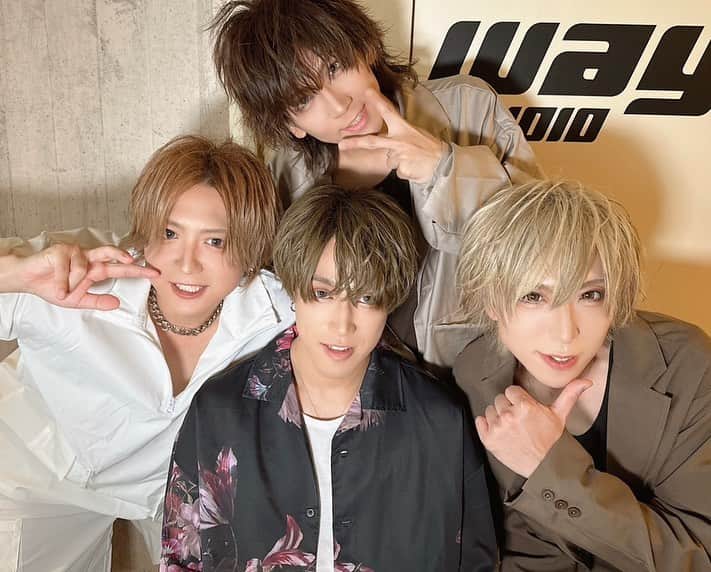 宏一のインスタグラム：「2023 FIRST GUILD ありがとうございました。 たくさん待たせてしまってごめんなさい。そして今日はたくさんの交通機関が乱れる中ってのもあったけど来てくれて嬉しかったよ。来れなかった方からのメッセージもちゃんと受け取ってるから、次回待ってるね！ ギルド！また前に向かって進んでいきます！ いさと本当にありがとう！ 今日良かったと思った方は是非ローカルコネクトのライブにも遊びにいってね！」