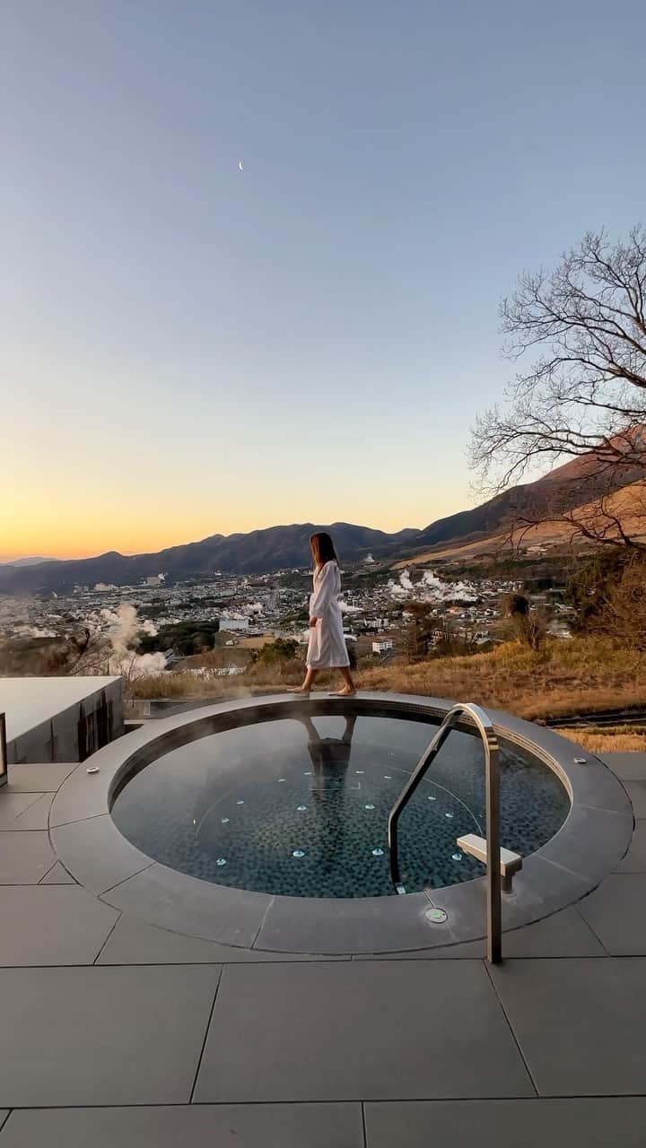 BEAUTIFUL HOTELSのインスタグラム：「The most perfect sunrise and sunset views at @anaintercontinentalbeppu. 😌✨ Level up your Japan vacation by booking a stay at ANA InterContinental Beppu Resort & Spa! 🇯🇵  Perched in the foothills overlooking Beppu, one of Japan’s most renowned hot spring towns, this contemporary resort overlooks the entire city of Beppu and offers stunning panoramic views of the town and coastline.  Watch the smoke from the onsen rise up to the sky, relax in their heated jacuzzi and private onsen, and indulge in decadence in your private suite with a balcony. 🌅 How amazing is this gem in Japan? ❤  📍 @anaintercontinentalbeppu, Japan 📽 @jerometraveller and @lizzymcole」