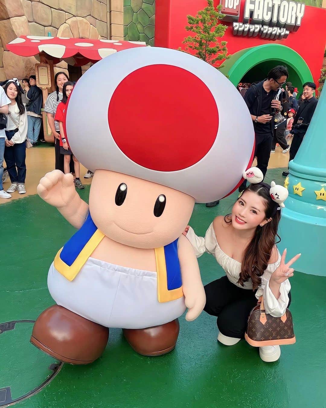 Hazukiさんのインスタグラム写真 - (HazukiInstagram)「❤︎ キノピオ可愛いすぎて こっちに向かって来てくれた時 キモいくらいテンションあがってしまった🍄　 悶絶に近い感じで 可愛いいいいい🥹💗💗💗 って、笑笑 たぶんエストロゲンめっちゃでた w 冷静なったら大の大人が 素で喜びすぎて恥ずかしかったです🫣笑 . #usj#マリオパーク#キノピオ #ユニバーサルスタジオジャパン」6月3日 1時08分 - hazuki_.738