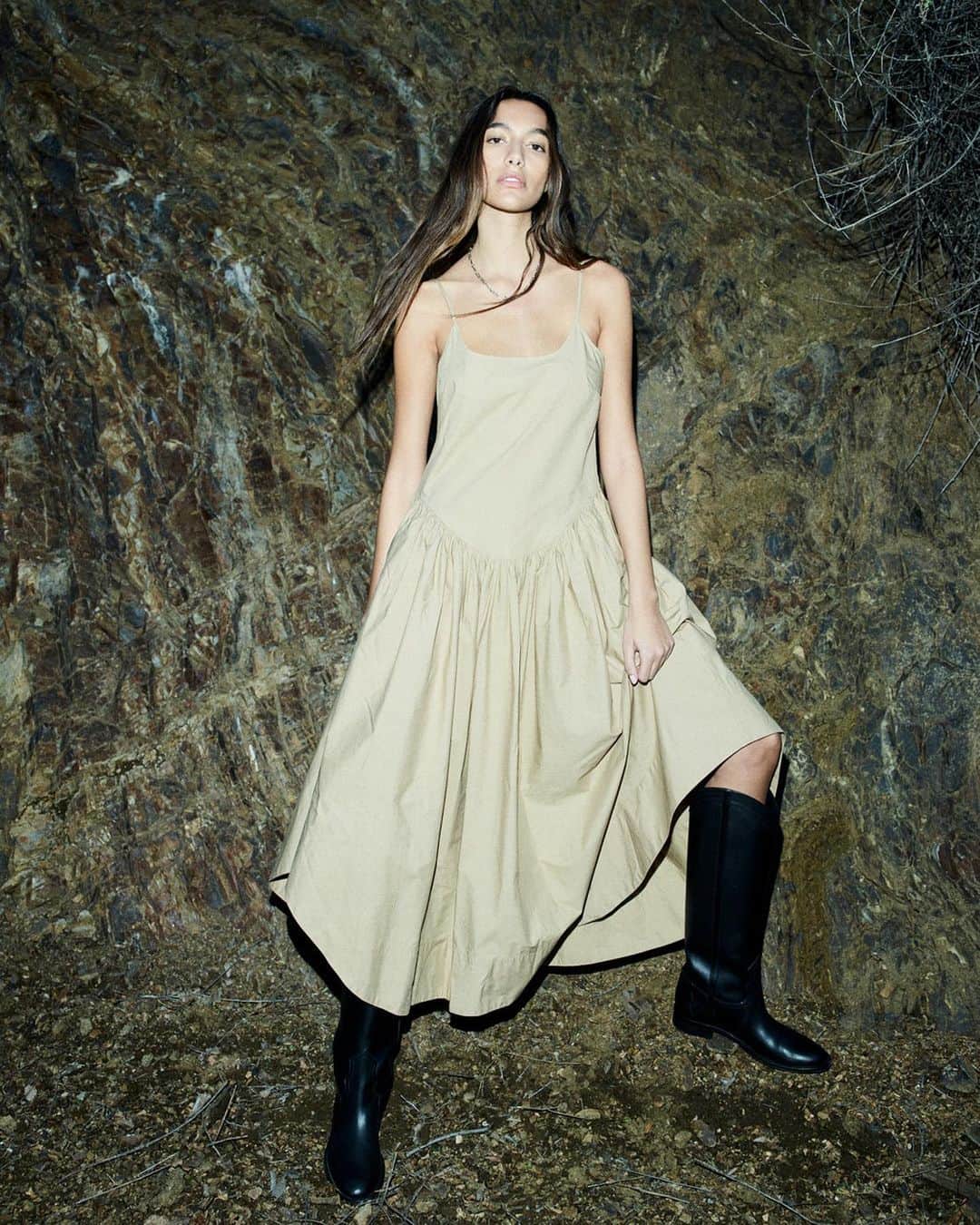 さんのインスタグラム写真 - (Instagram)「The Ari Dress is the style your warm-weather wardrobe has been longing for.」6月3日 1時03分 - citizensofhumanity