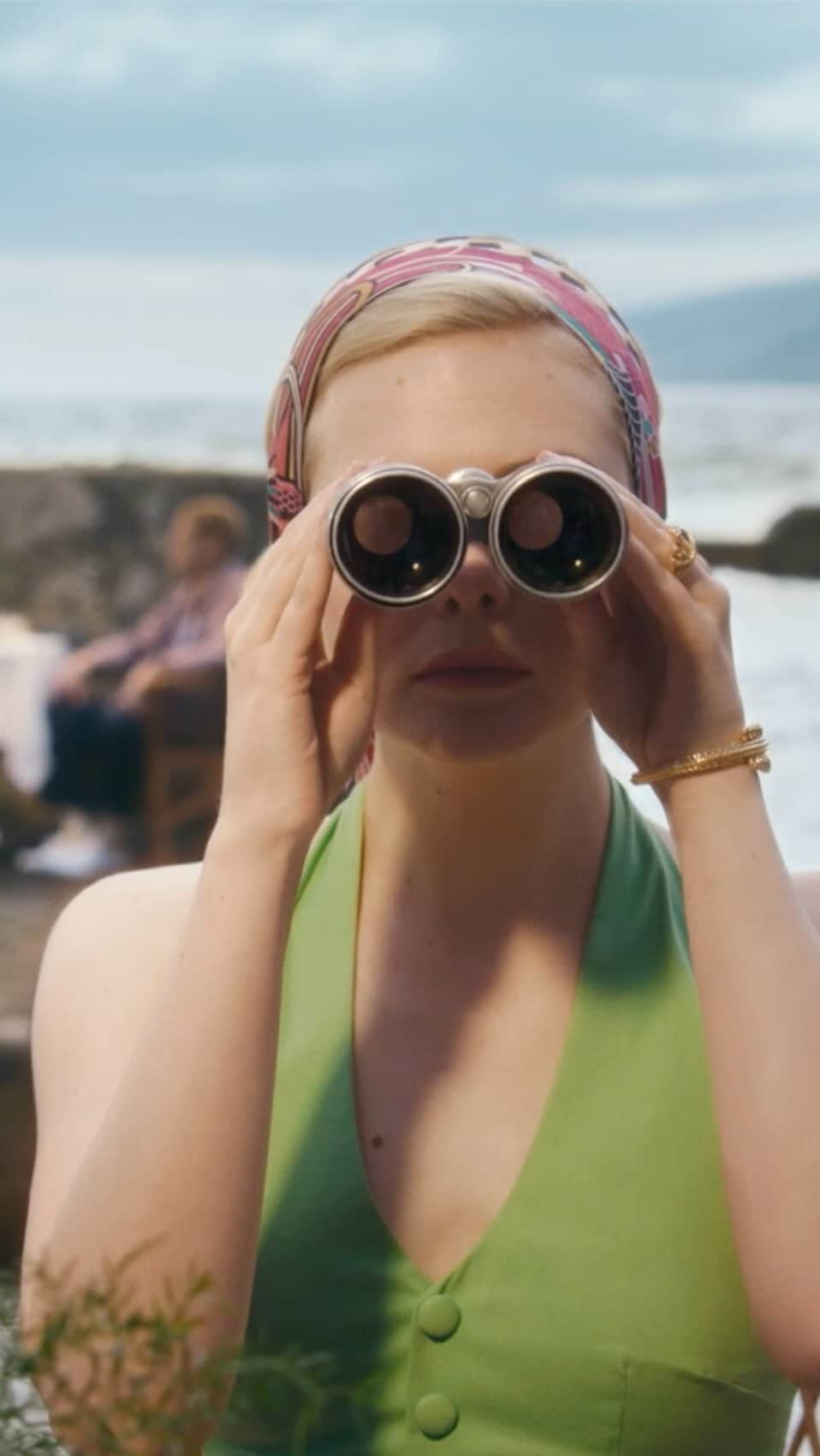のインスタグラム：「I’ve always held @cartier as an authority in elegance so to conceive a film for them with one of my favorites actresses @ellefanning was my great honor✨✨✨」