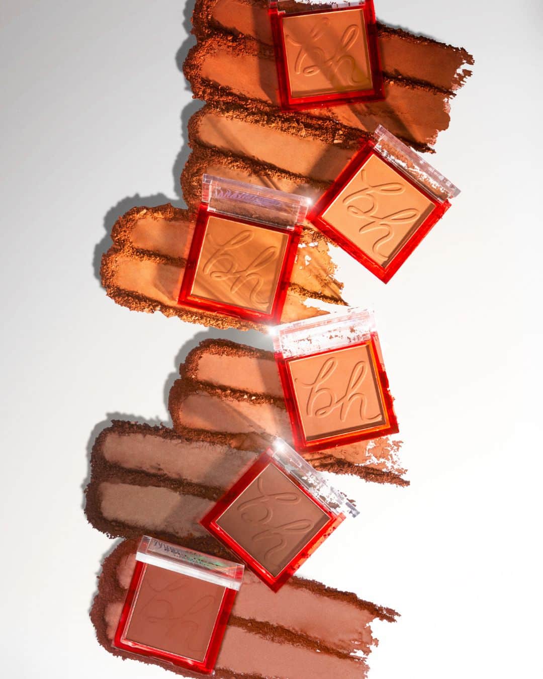 BH Cosmeticsのインスタグラム：「HEAT ADVISORY ⚠️ cause our new FULL HEAT Matte Bronzers just dropped‼️🌶️ Add a wash of sun-kissed warmth (no UV necessary) with this light-as-air, buildable powder formula ☀️ Available in 6 shades that melt into skin for a heavenly matte, healthy, & suntanned appearance 🙌✨⁣ ⁣ ❤️‍🔥 Soft focus, mattifying & bronzing effect ​⁣ ❤️‍🔥 Buildable & blendable weightless formula​⁣ ❤️‍🔥 Wear alone or atop Summer Heat Cream Bronzers⁣ ⁣ ​🌱 Vegan 🐰 Cruelty-Free 🧼 Clean Ingredients⁣⁣ ⁣ #bhcosmetics」