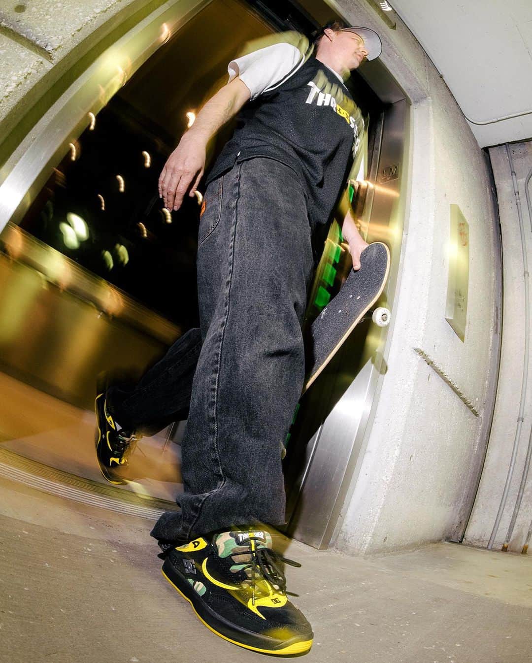 DCシューズのインスタグラム：「@thrashermag x DC 🔥   Available around the globe tomorrow at 9AM PDT 🌐  #Kalis25 🗣️  📸: @mikeheikkila」