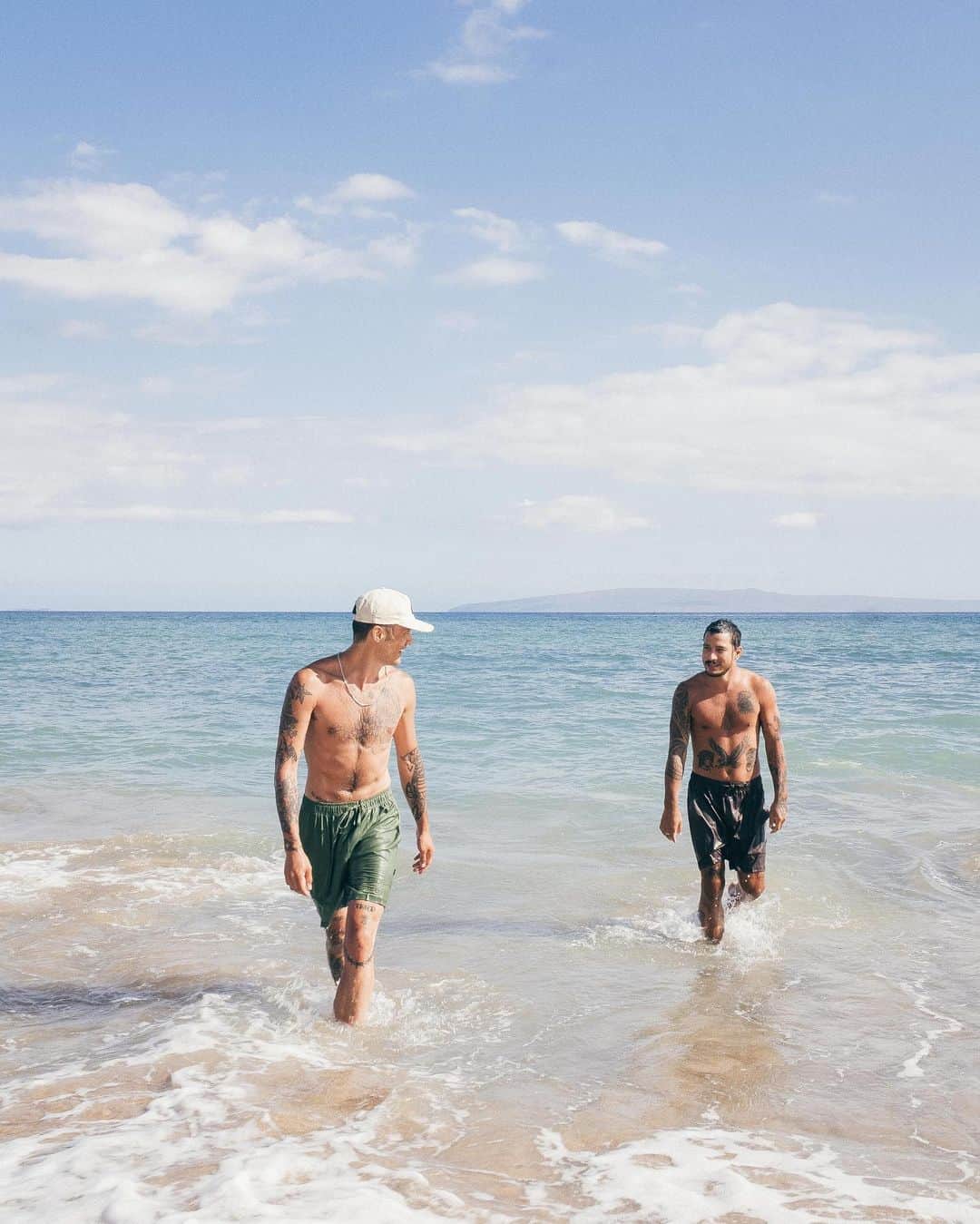 Poler Outdoor Stuffのインスタグラム：「It’s shorts szn, warm your extremities now or forever hold your peace   Shop summer bottoms on the dot com, link where it always is🏕  #campvibes」