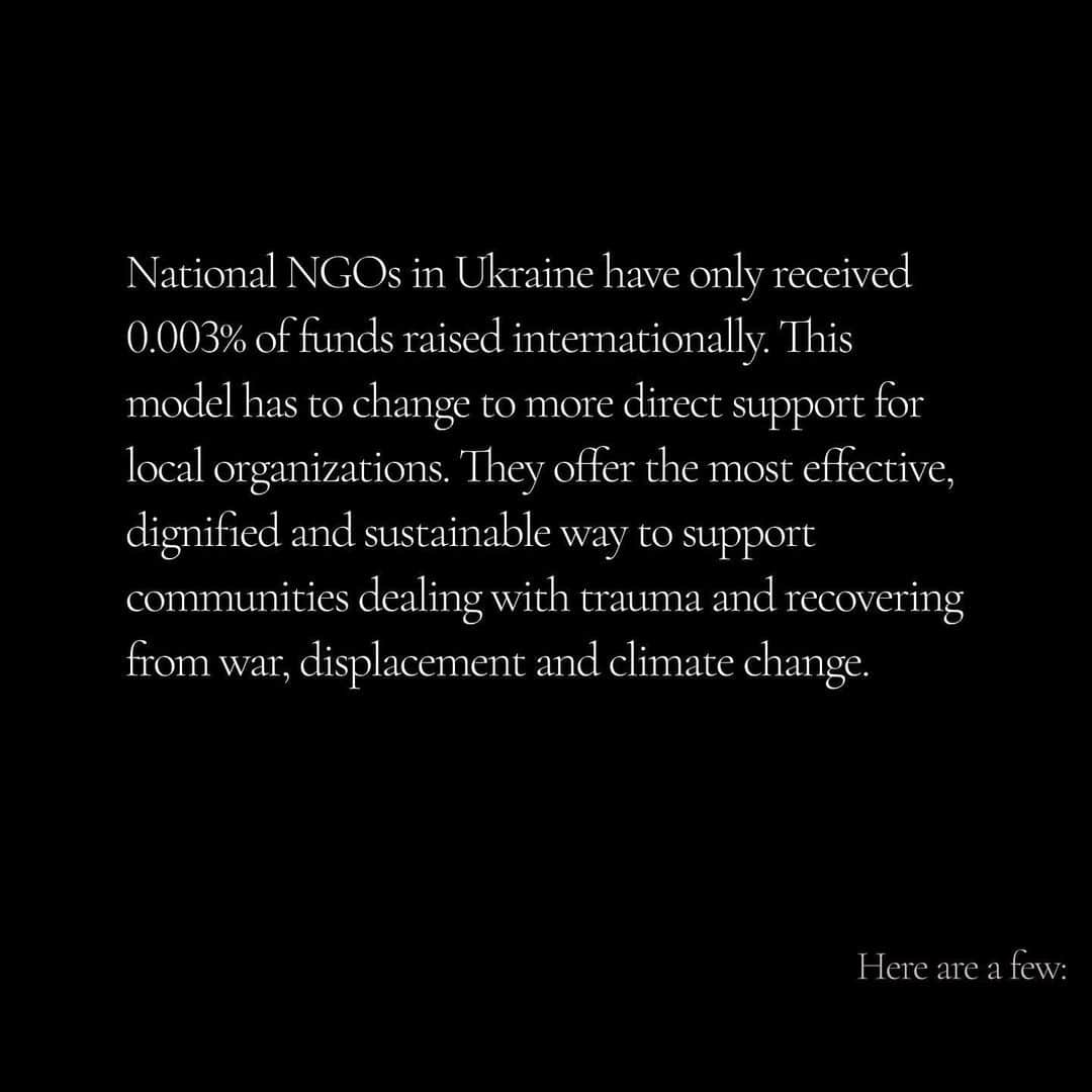 アンジェリーナ・ジョリーさんのインスタグラム写真 - (アンジェリーナ・ジョリーInstagram)「My friend @gilesduley is in Ukraine and sent me these images of Ukrainian activists and organizations. National NGOs in Ukraine have only received 0.003% of funds raised internationally. This model has to change to more direct support for local organizations. This strengthens civil society, gives more self-determination to local communities, and ensures all funds from donations go to support the local economy. Local organizations with teams from the communities they represent offer the most effective, dignified and sustainable way to support communities dealing with trauma and recovering from war, displacement and climate change.  Here are a few:  The Women’s March @marshzhinok is a Ukrainian feminist initiative founded by Olena Shevchenko. They run women-only shelters and provide humanitarian aid to women across Ukraine.  Casers @helpukraine_team evacuates people via ambulance from front line and deoccupied territories. They do specialized evacuations of people with complex needs and also provide online doctors appointments and medical aid for isolated communities.  GAR is a disability-led Ukrainian NGO supporting people with spinal cord injuries. They supply high performance wheelchairs and training to help those with spinal cord injuries regain independence.  Visit the links in my bio to learn more.」6月3日 2時40分 - angelinajolie