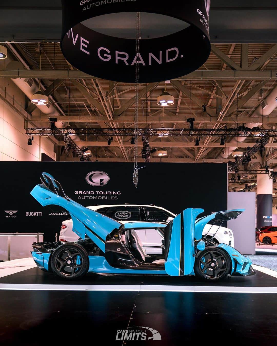 CarsWithoutLimitsのインスタグラム：「Congratulations @davcars on your latest addition to the on-going hypercar collection - Nordic Light Koenigsegg Regera!   📸 @therealabd   Thank you @grandtouringautos for facilitating the entire process!   #carswithoutlimits #koenigsegg #koenigseggregera #regera」