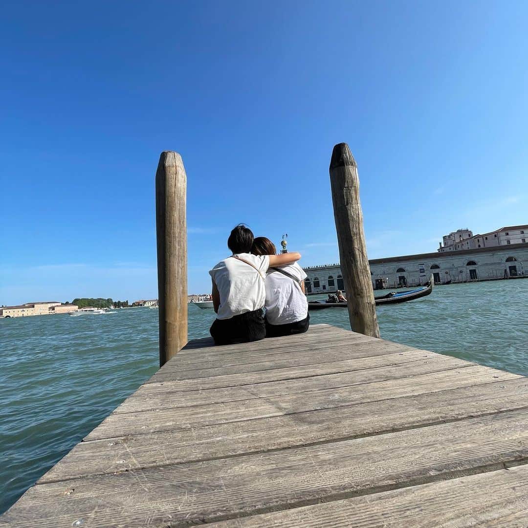 岩渕真奈さんのインスタグラム写真 - (岩渕真奈Instagram)「🇮🇹🇮🇹🇮🇹 ⁡ Vacation in Venice 🥺☀️🌊 ⁡ ちょっとだけオフ✌️紗希と一緒に👭 ⁡ #Italia #Venice  ⁡」6月3日 2時50分 - iwabuchi.m_jp