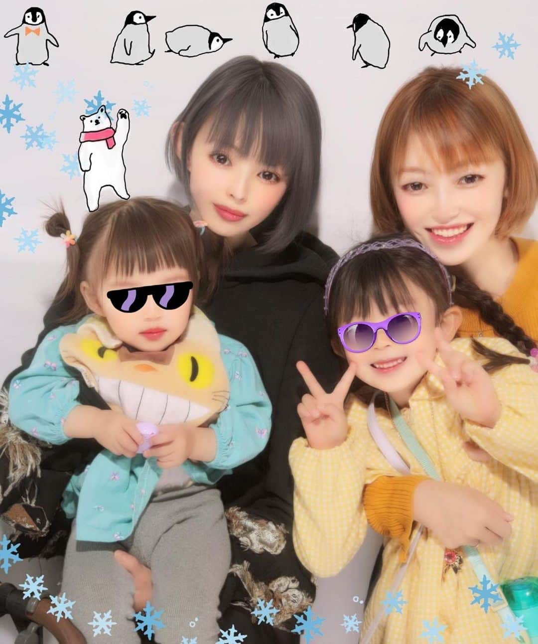 最上もがのインスタグラム：「めちゃくちゃ久しぶりにプリクラ撮った🤣 ほんと、だれ？てなるよねこれ。笑  娘は初プリ🫶」