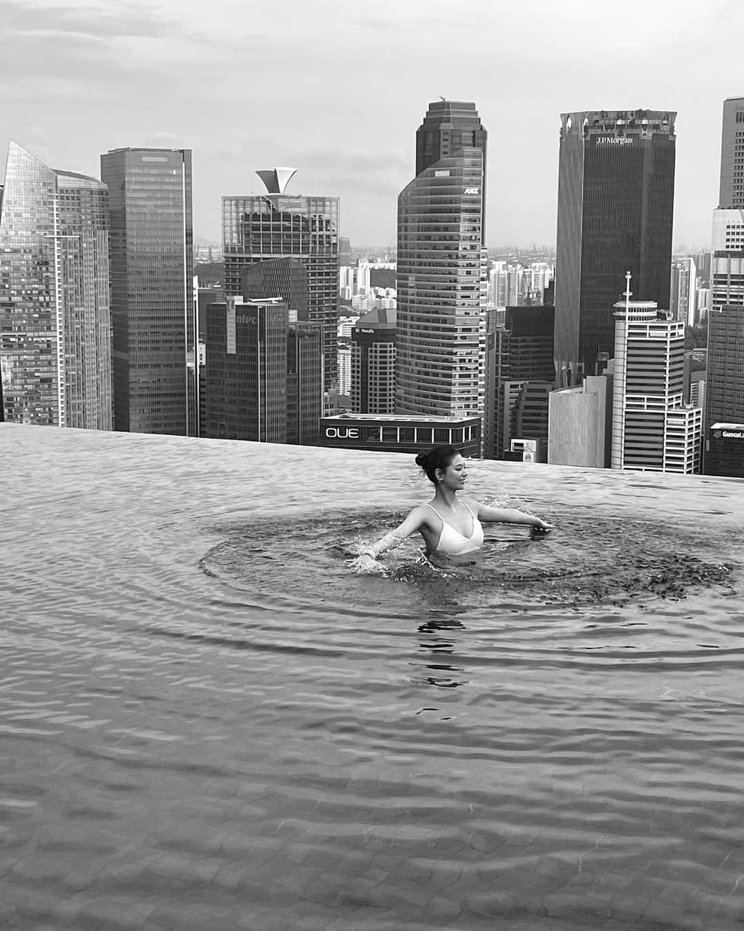 西内まりやさんのインスタグラム写真 - (西内まりやInstagram)「Lovely view!🏙️  #whereyoursensesfeast #MarinaBaySands  #マリーナベイサンズ @marinabaysands」5月19日 19時31分 - mariya_nishiuchi_official