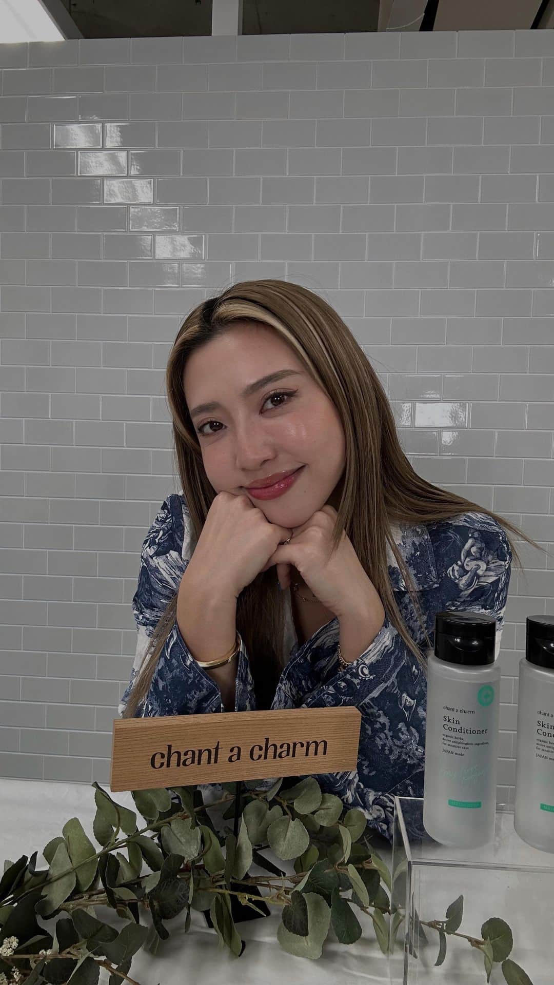 植野有砂のインスタグラム：「コラボライブ @chantacharm_official 🩷 クーポンコード　alisa05cac 5/21 23:59まで😘 見たら絶対欲しくなるライブだよん🤍笑」