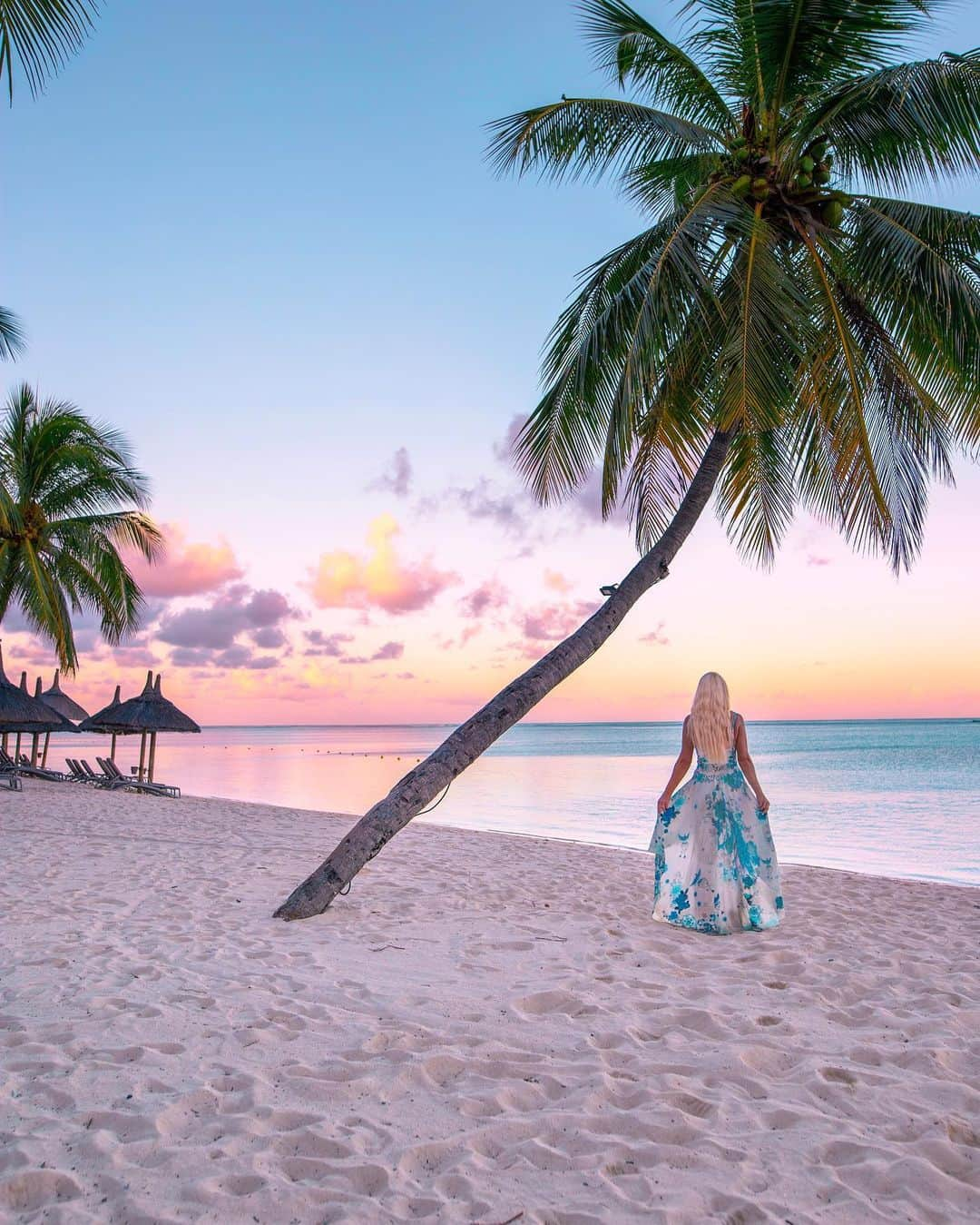 さんのインスタグラム写真 - (Instagram)「A collection of the beautiful resort views from my trip to Mauritius 🏝️ @mauritius.tourism ✨ Which is your fave 1, 2, 3, 4….10?  My first stay was in Flic en Flac @sandssuitesresortandspa then to the south western tip to Le Morne @paradisbeachcomber and then north to @theoberoimauritius 🌊  Each resort and each location brought something special and unique to this trip. The @sandssuitesresortandspa was ideally located not too far from the airport and also within reach of exploring the Black River region. These morning sunrise views were beyond breathtaking. @paradisbeachcomber sits on an idyllic beachfront of white sand and turquoise water with the grandness of Le Morne Brabant in the background. There is so much to do in this area from exploring Chamarel, visiting the Seven coloured earth Geopark and waterfall, rum tasting at a rum distillery and taking a seaplane from La Prairie beach to view the underwater waterfall illusion 🪸  About an hour away is Blue bay marine park, a turquoise dream where you can snorkel and even take a day trip on a catamaran to Ile aux Cerfs - a dreamy island paradise that even has a waterfall 🏝️   As you venture north to @theoberoimauritius you’ll get the chance to stop and explore the Hindu Sacred water temple in Grand Bassin and take in the majestic views. Another must stop is @escalecreole for some delicious authentic creole food right in the home of the most beautiful locals.   Once you reach the Oberoi resort you might not want to leave. It has the best snorkeling right there and wild dolphin and turtle swims straight from the boathouse 🐢   All my stays, tours, where to eat and travel tips are now on my blog {link in bio} so you can start planning your island getaway ☀️   And if you’re Perth based you can now take a direct flight to Mauritius with @airmauritius and be in paradise before you know it ✈️  #MauritiusNow #mauritius #africa #luxuryresort #travelcommunity #perthblogger #airmauritius」5月19日 18時34分 - helen_jannesonbense