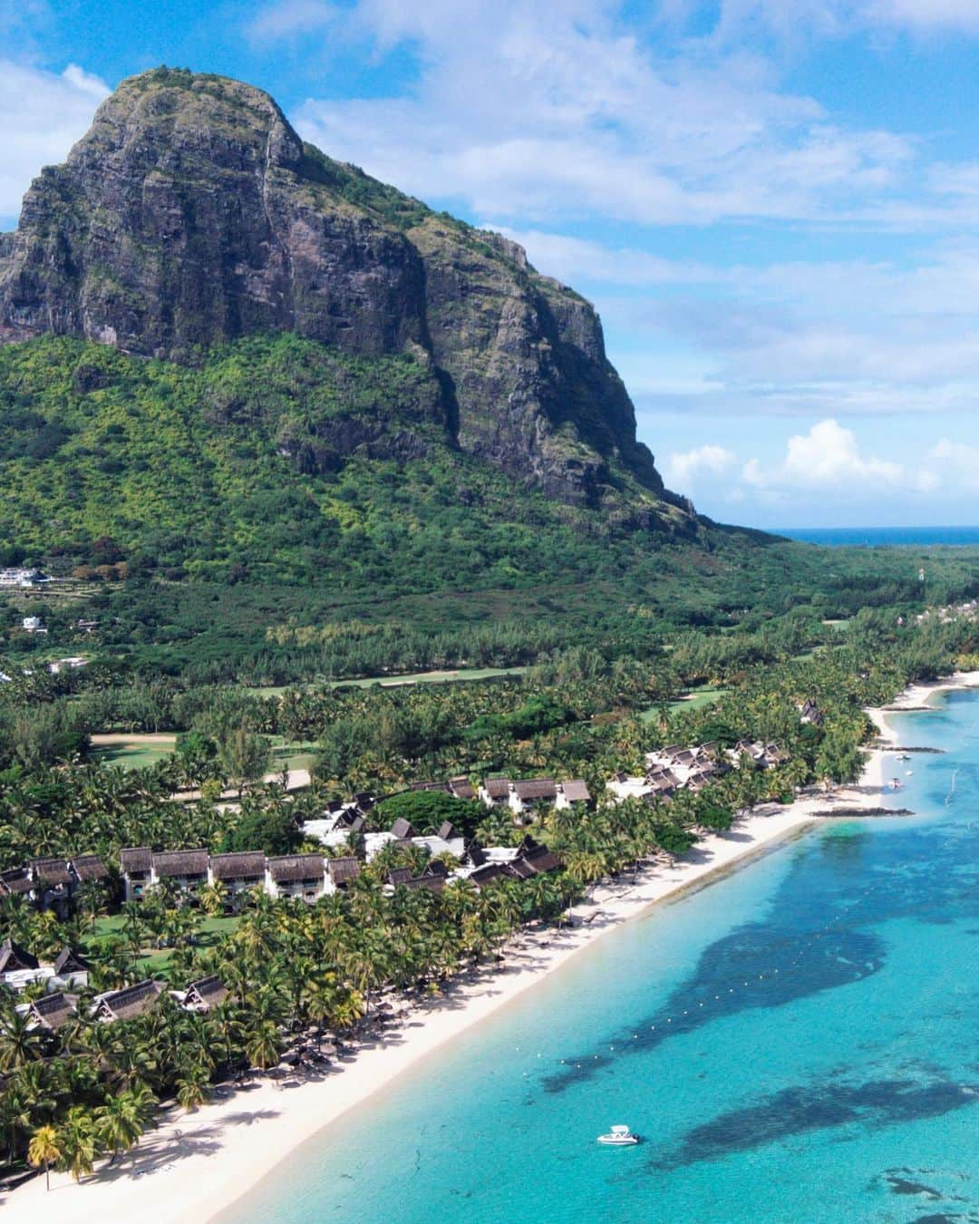 さんのインスタグラム写真 - (Instagram)「A collection of the beautiful resort views from my trip to Mauritius 🏝️ @mauritius.tourism ✨ Which is your fave 1, 2, 3, 4….10?  My first stay was in Flic en Flac @sandssuitesresortandspa then to the south western tip to Le Morne @paradisbeachcomber and then north to @theoberoimauritius 🌊  Each resort and each location brought something special and unique to this trip. The @sandssuitesresortandspa was ideally located not too far from the airport and also within reach of exploring the Black River region. These morning sunrise views were beyond breathtaking. @paradisbeachcomber sits on an idyllic beachfront of white sand and turquoise water with the grandness of Le Morne Brabant in the background. There is so much to do in this area from exploring Chamarel, visiting the Seven coloured earth Geopark and waterfall, rum tasting at a rum distillery and taking a seaplane from La Prairie beach to view the underwater waterfall illusion 🪸  About an hour away is Blue bay marine park, a turquoise dream where you can snorkel and even take a day trip on a catamaran to Ile aux Cerfs - a dreamy island paradise that even has a waterfall 🏝️   As you venture north to @theoberoimauritius you’ll get the chance to stop and explore the Hindu Sacred water temple in Grand Bassin and take in the majestic views. Another must stop is @escalecreole for some delicious authentic creole food right in the home of the most beautiful locals.   Once you reach the Oberoi resort you might not want to leave. It has the best snorkeling right there and wild dolphin and turtle swims straight from the boathouse 🐢   All my stays, tours, where to eat and travel tips are now on my blog {link in bio} so you can start planning your island getaway ☀️   And if you’re Perth based you can now take a direct flight to Mauritius with @airmauritius and be in paradise before you know it ✈️  #MauritiusNow #mauritius #africa #luxuryresort #travelcommunity #perthblogger #airmauritius」5月19日 18時34分 - helen_jannesonbense