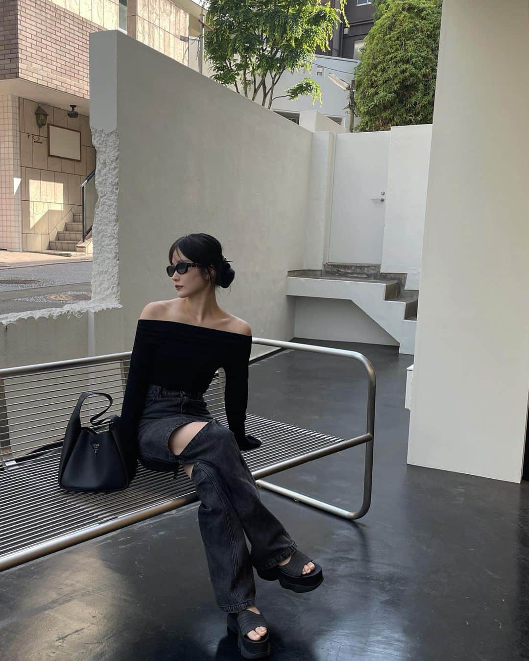 中村くるみのインスタグラム：「🕶️👖🖤 yesterday」