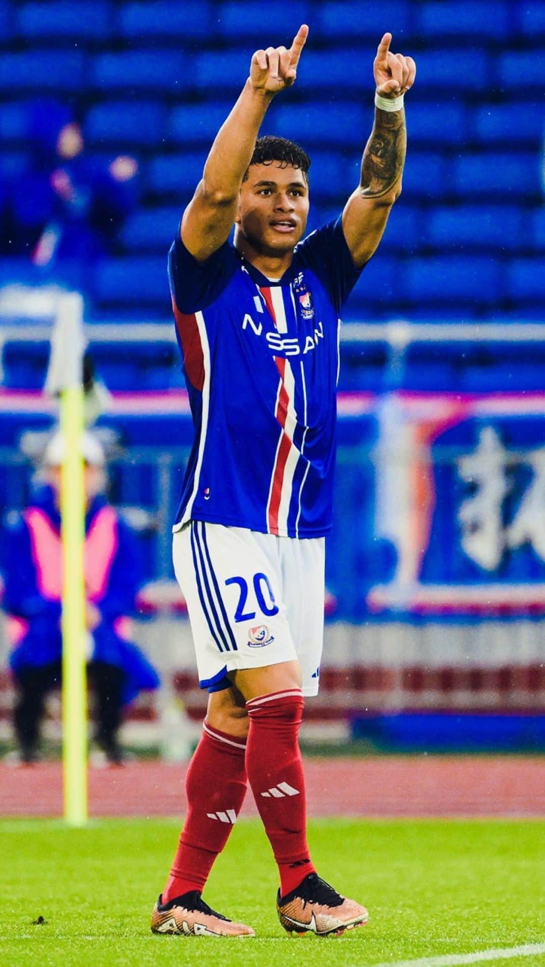 のインスタグラム：「Super YAN🇧🇷🔥  #fmarinos #Ｊリーグ #ヤンマテウス   明治安田生命Ｊ1リーグ Ｊ１、Ｊ２、Ｊ３＜全試合＞中継 DAZN 独占。DAZN未加入の方はこちらから！https://bit.ly/2O45glR」