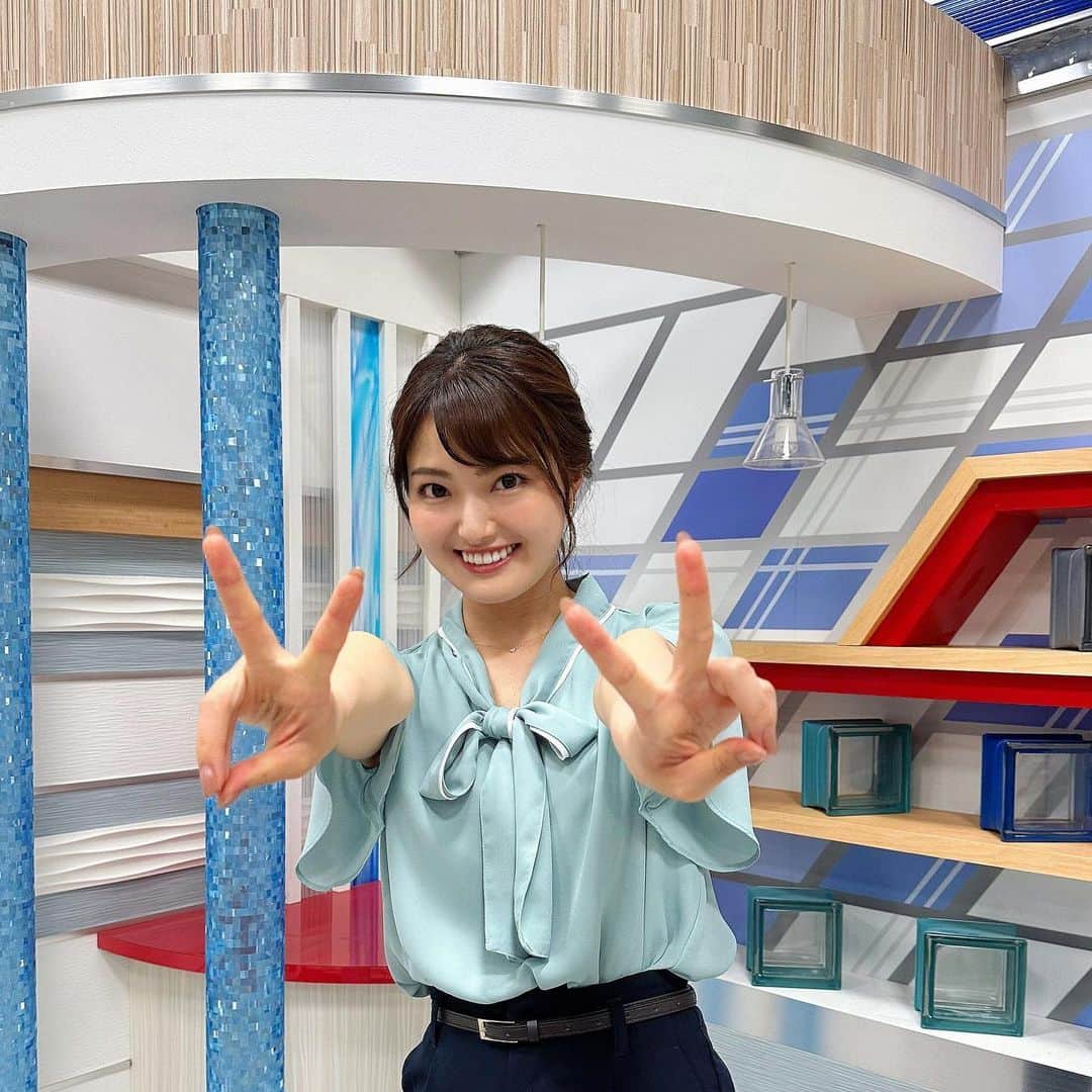 遠野愛のインスタグラム：「2023.05.19 華金✌️ 今週は衣装が半袖でした！ もうすぐ夏だ〜♡」