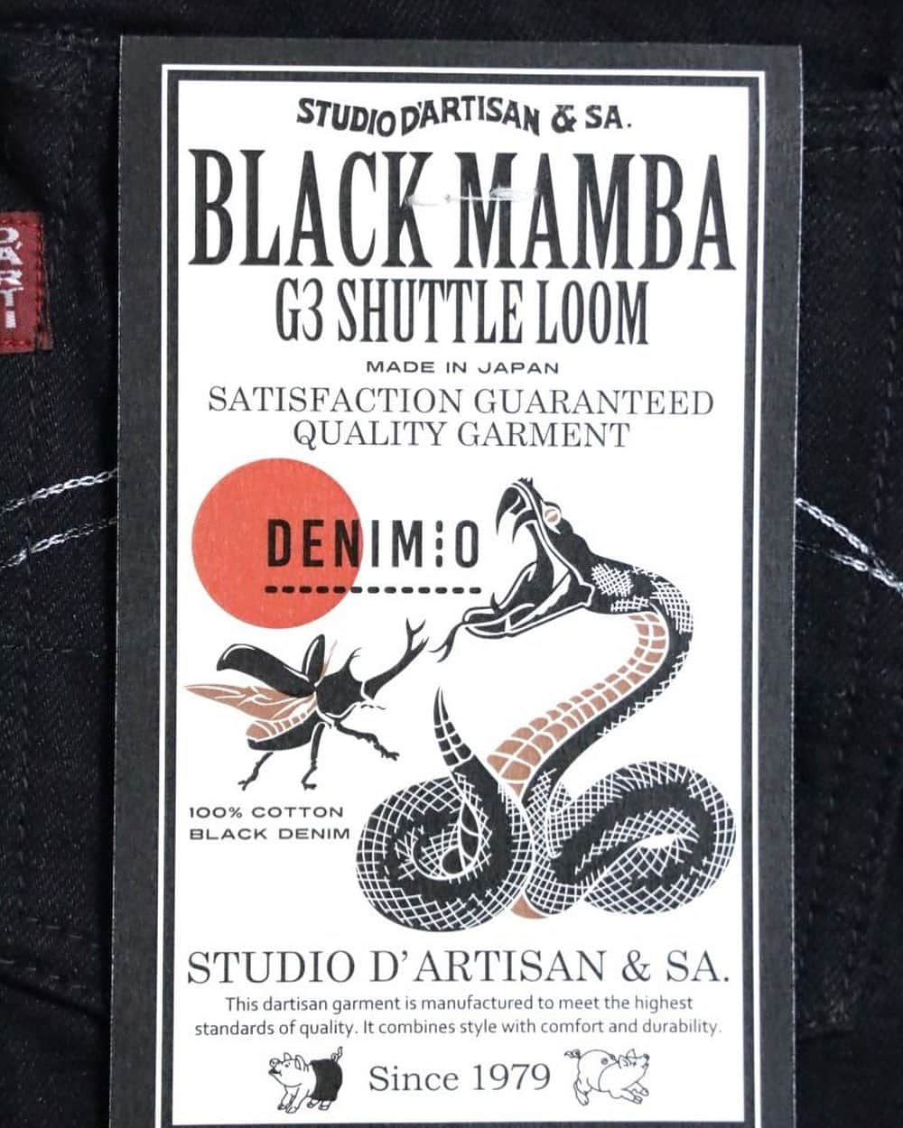 Denimioのインスタグラム：「#studiodartisan brings the heat with this 14oz black G3 fabric. Filled to the brim with amazing details, there's only 99 pairs. Check the link in our bio and take 10% off as an early snake special!! Get the deadliest denim of the year now!!  #Denimio #denim #denimhead #denimfreak #denimlovers #jeans #selvedge #selvage #selvedgedenim #japanesedenim #rawdenim #denimcollector #worndenim #fadeddenim #menswear #mensfashion #rawfie #denimporn #denimaddict #betterwithwear #wabisabi」