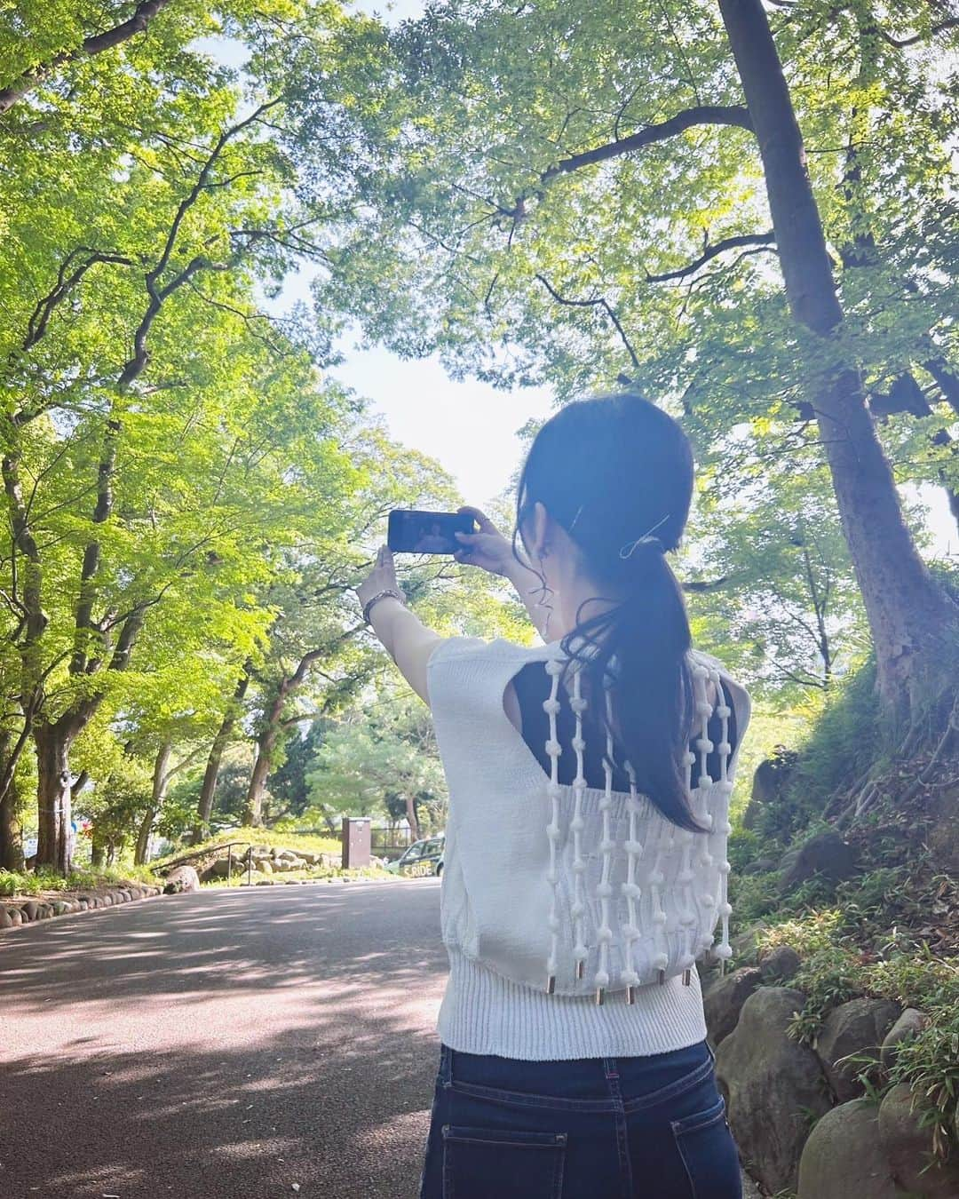 佐倉綾音さんのインスタグラム写真 - (佐倉綾音Instagram)「🍃  #ootd #好きピのヴァネが撮ってくれた #しゅきめろでぃ #らぶち #好(※ハオ) #明日はアフタヌーンティー行く(※嘘) #港区女子(※東京タワー) #イヤリングにマスクひっかかった #うにょ #おまけは屈伸してる私 #うにょ #インスタ映え #うにょ #インスタ好きと繋がりたい #うにょ  #インスタグラマー佐倉綾音選手権」5月19日 18時45分 - ayane.sakura.mg