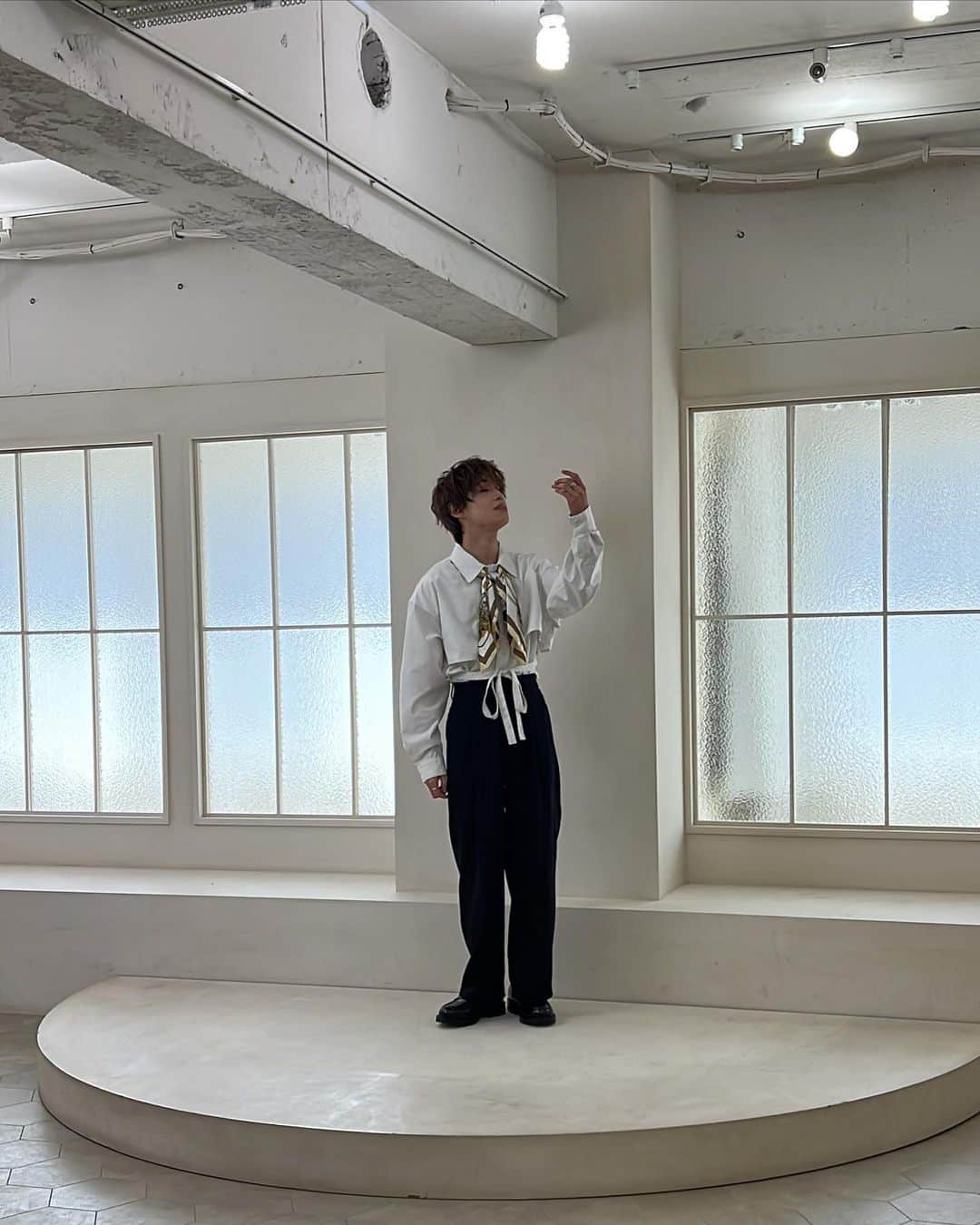 ヒョクさんのインスタグラム写真 - (ヒョクInstagram)「withの曲も聴いていただけましたか？  僕の初のバラード曲なので、 まだ聴いてない方は是非聴いてくださいね！🎧  #ヒョク#韓国#leeminhyuk#with#KISSUOFF」5月19日 18時50分 - hyuk.0115