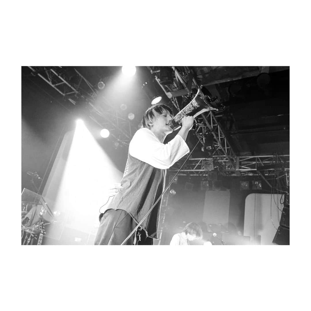 Lenny code fictionのインスタグラム：「7th single「SEIEN」 Release Tour FINAL 2023.5.7 渋谷duo MUSIC EXCHANGE  Photo by(@t_s_p_1988)&(@hanna_7221)  #lennycodefiction  #duomusicexchange  #band #ライブ」