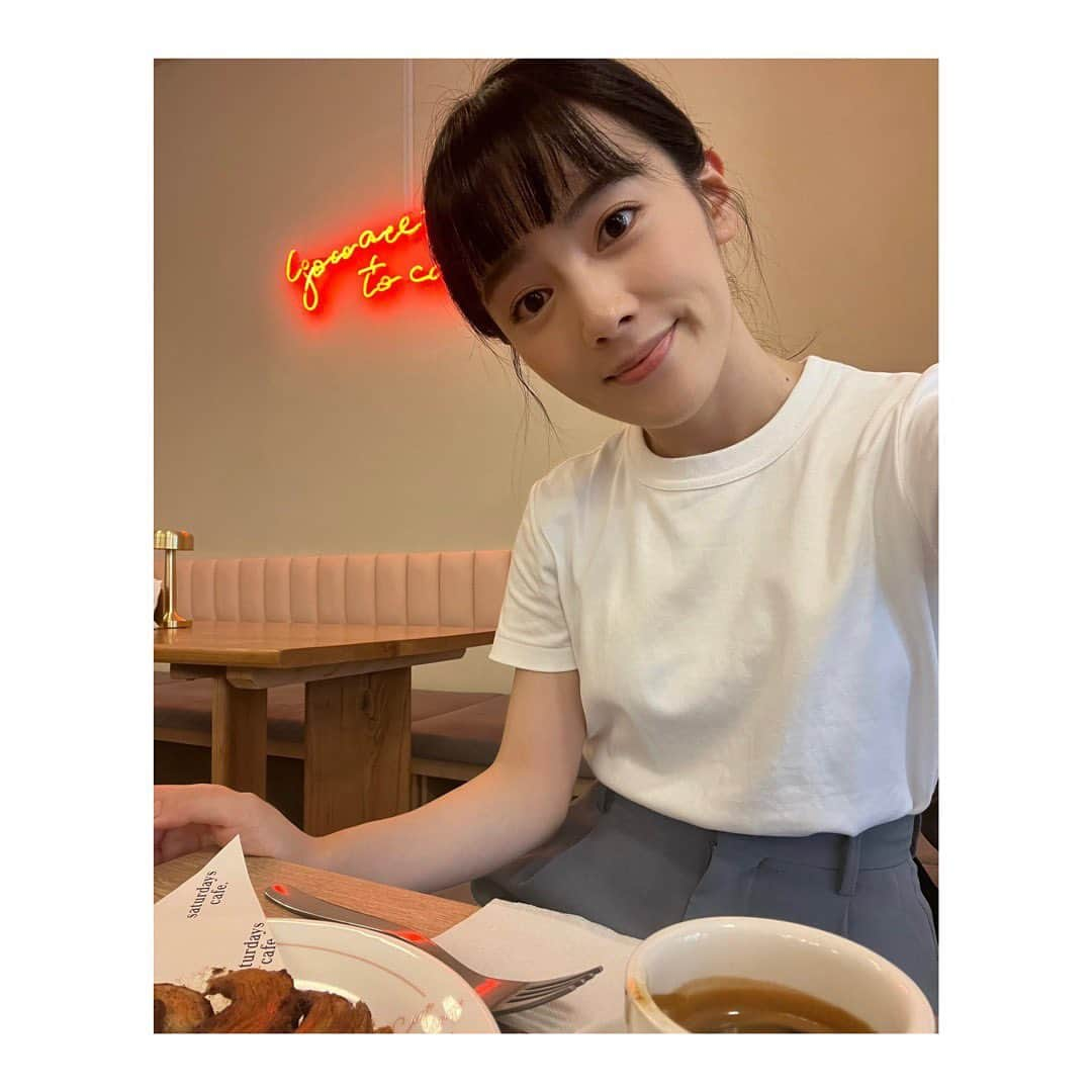 田中美晴さんのインスタグラム写真 - (田中美晴Instagram)「Cafe  先日うれしいことがあって。 ぼーっと歩いてたらこれまた可愛いカフェを発見。  楽しいことが多くて 気がつけばもうすぐで台湾きて3ヶ月になるのか。 はやいなぁ。  語学学校のクラスは 今日で1学期が終わり。  現地の人たちと会話がもっと出来るよう 勉強勉強✏️  最近很開心的事。  迷迷糊糊地走著，發現了一家可愛的咖啡廳。  因為最近有很多有趣的事情，回過神來，住在臺灣快要三個月了。  為了能和當地人更多的對話。  學習學習✏️  週末快樂～  #咖啡廳 #台北 #台灣生活 #台北生活  #美晴天天 #日本人  #學華語 #語言學校  #taiwancafe #taiwan」5月19日 18時54分 - tnk_miharu