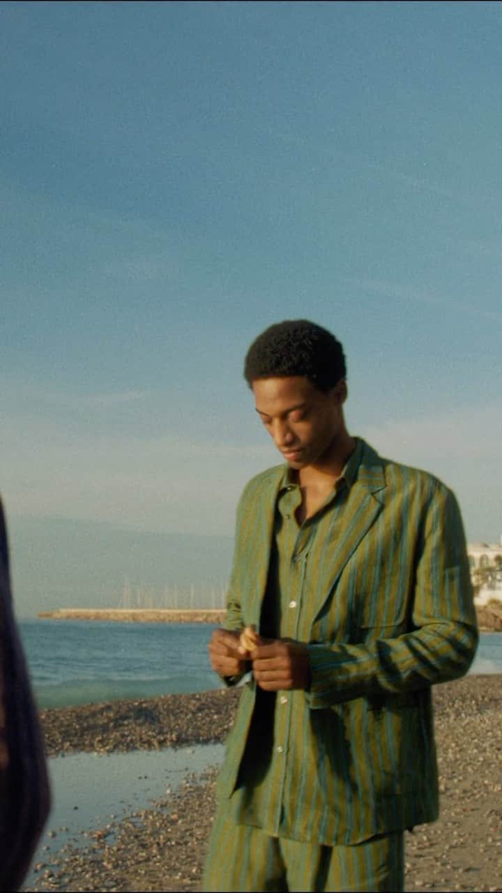 MATCHESFASHION.COMのインスタグラム：「Beach boys: make room in your vacation wardrobe for linen separates courtesy of @itohnewdelhi.」
