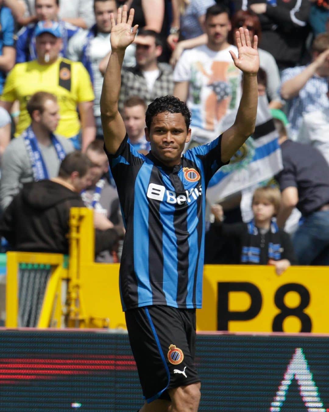 カルロス・バッカのインスタグラム：「#OnThisDay 𝟭𝟬 𝘆𝗲𝗮𝗿𝘀 𝗮𝗴𝗼, Carlos Bacca played his last game for Club Brugge. 🔵⚫️」