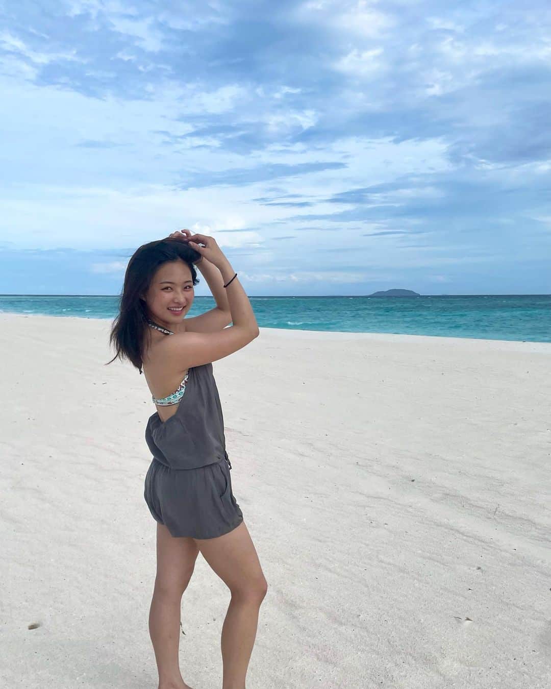 石井美音奈のインスタグラム：「やっと日本も美音奈の投稿に追いついてきたねぇ。 夏だねぇー💓  #海外旅行 #海外　#海 #フィリピン #フィリピン旅行 #philippines #vacation #vacations #ocean」