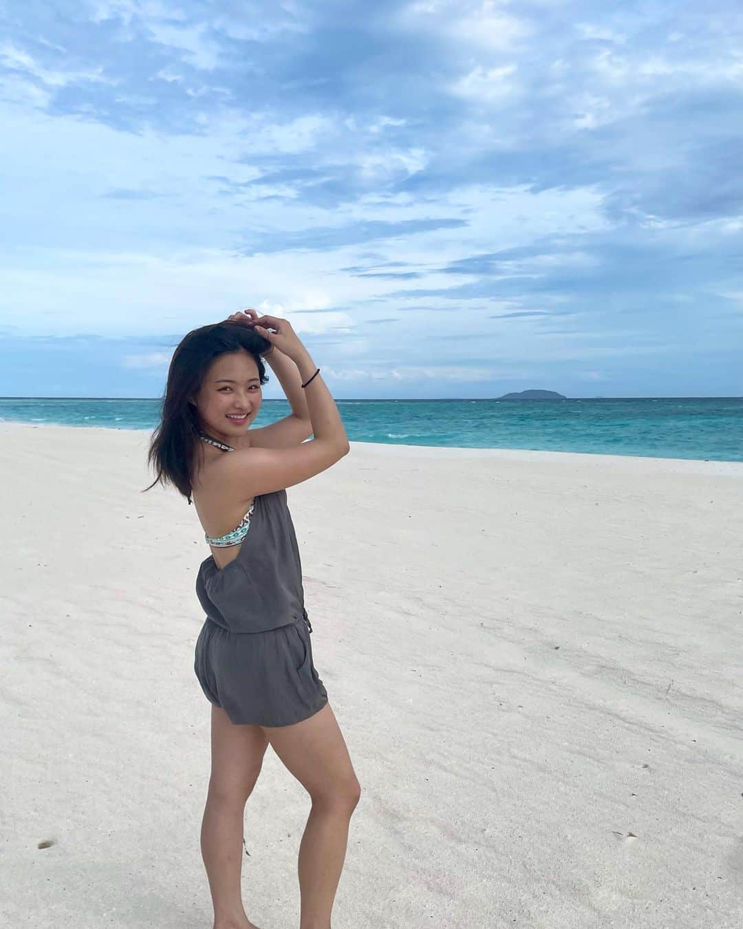 のインスタグラム：「やっと日本も美音奈の投稿に追いついてきたねぇ。 夏だねぇー💓  #海外旅行 #海外　#海 #フィリピン #フィリピン旅行 #philippines #vacation #vacations #ocean」