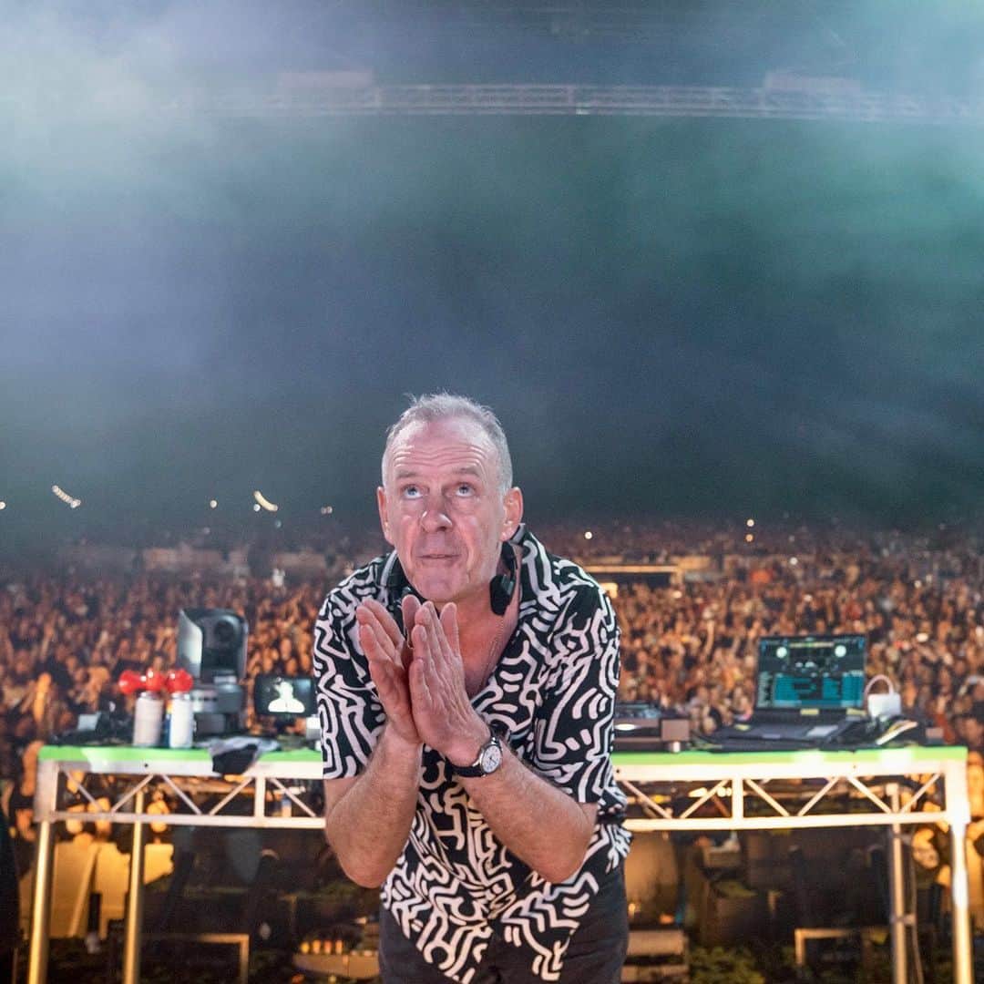 FatboySlimさんのインスタグラム写真 - (FatboySlimInstagram)「Thank you for having me Australia, what a fabulous tour that was, see you again soon. I'm back in Europe this weekend at @brunch_madrid then next week the festivals kick off with @lovesavesthedayfestival & @creamfieldsouth in the UK and @papillons_de_nuit in France. Rave safe wherever you are folks. 📷 @jordankmunns / @timlambert_ / @larsroy with special thanks to @mushroomgroup @mushroomcreative」5月19日 19時25分 - officialfatboyslim