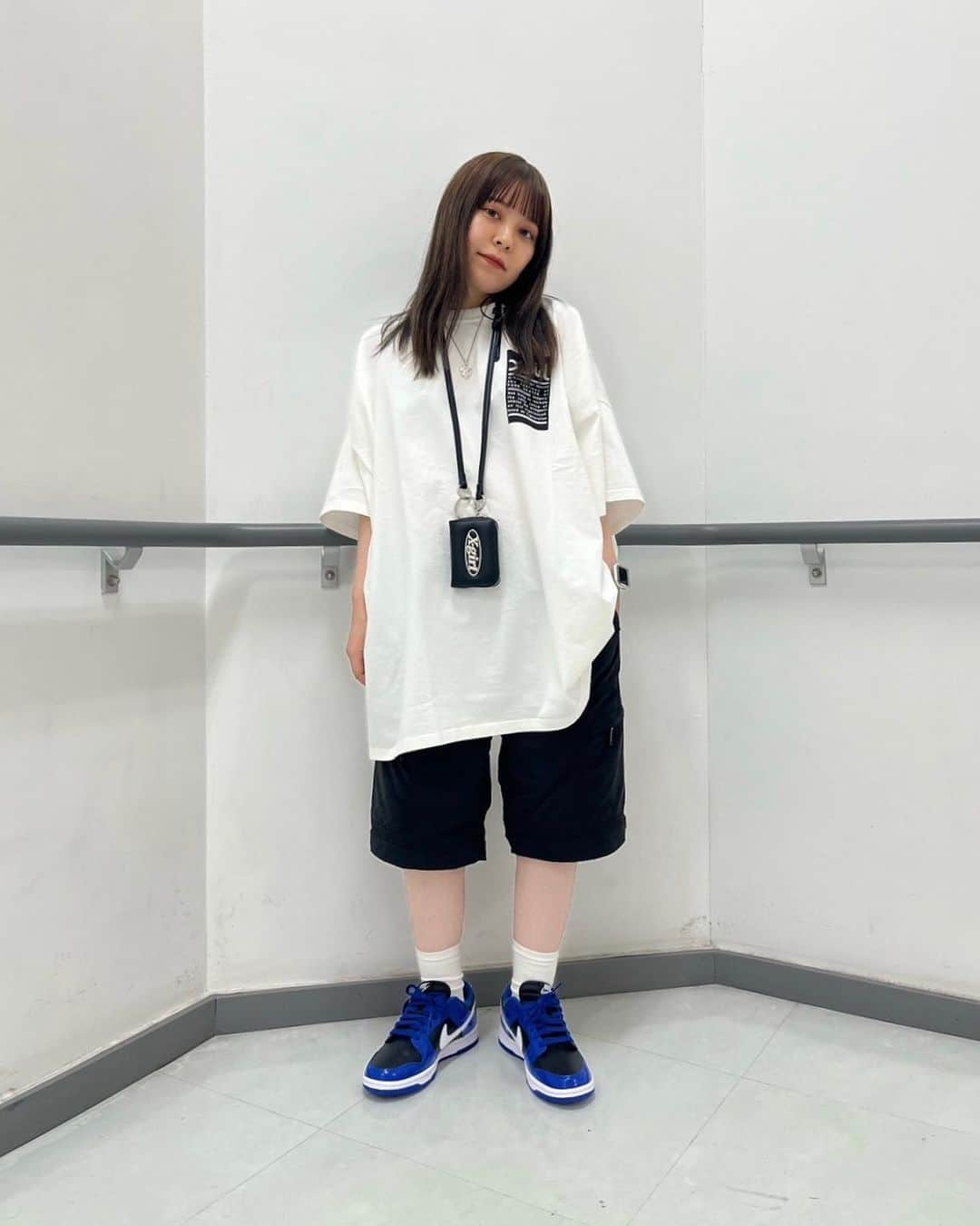 XGIRL_ootdさんのインスタグラム写真 - (XGIRL_ootdInstagram)「#xgirl_ootd @__wendys2 145cm 　 X-girl HIROSHIMA STAFF 　 ------------------------------------ ▪️WORDS  FACE S/S BIG TEE DRESS ￥7,700(税込) ▪️GATHERED WAIST CARGO PANTS ￥14,300(税込) ▪️OVAL LOGO COIN & CARD CASE ￥5,500(税込) ------------------------------------ 　 #xgirl #xgirljp #xgirlus #エックスガール #夏コーデ #ストリートコーデ #ストリート系女子 #メンズライク #メンズライクコーデ #ビッグtシャツ #ビッグt #オーバーサイズ #低身長コーデ #y2kfashion #y2kstyle」5月19日 19時27分 - xgirl_ootd