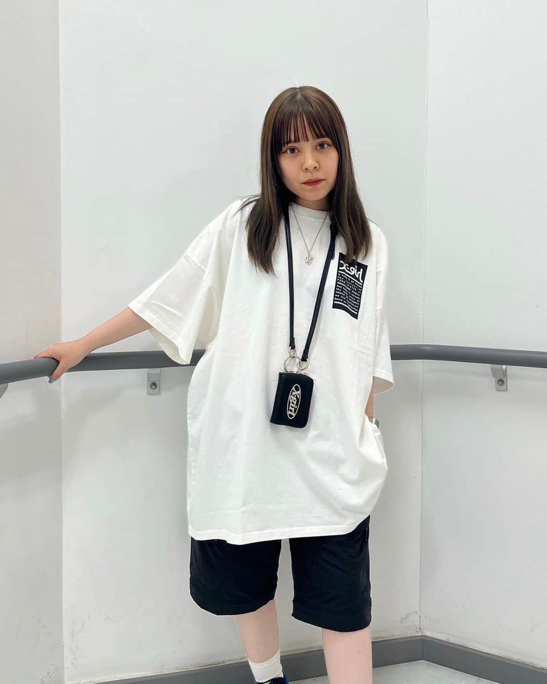 XGIRL_ootdさんのインスタグラム写真 - (XGIRL_ootdInstagram)「#xgirl_ootd @__wendys2 145cm 　 X-girl HIROSHIMA STAFF 　 ------------------------------------ ▪️WORDS  FACE S/S BIG TEE DRESS ￥7,700(税込) ▪️GATHERED WAIST CARGO PANTS ￥14,300(税込) ▪️OVAL LOGO COIN & CARD CASE ￥5,500(税込) ------------------------------------ 　 #xgirl #xgirljp #xgirlus #エックスガール #夏コーデ #ストリートコーデ #ストリート系女子 #メンズライク #メンズライクコーデ #ビッグtシャツ #ビッグt #オーバーサイズ #低身長コーデ #y2kfashion #y2kstyle」5月19日 19時27分 - xgirl_ootd