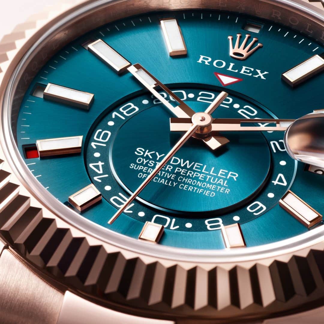 ROLEX ジュエリーパリさんのインスタグラム写真 - (ROLEX ジュエリーパリInstagram)「18 ct エバーローズゴールド製の新しい@Rolex オイスター パーペチュアル スカイドゥエラーは、エレガントなブルーグリーンダイアルを備えている。2つの色調を繊細に組み合わせたこの新しいダイアルのカラーは、このモデルのみに採用されている。  #Rolex #SkyDweller #WatchesandWonders2023 #ジュエリーパリ」5月19日 11時06分 - j_paris_rolexofficialretailer