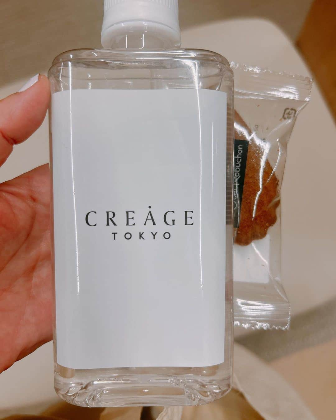 森貴美子さんのインスタグラム写真 - (森貴美子Instagram)「@creagetokyo_ld でYOU健診を受けてきました！ YOU検診とは女性の罹患率が高い3つのがん（乳がん、子宮がん、大腸がん）に加え、子宮内膜症や子宮筋腫など、女性特有の疾患を総合的にチェックすることができる検査です。  そろそろ行かなくちゃな〜とわかっていながら、でも痛いの嫌だな〜と子どものように病院嫌いな私🥲  特にマンモグラフィは本当に苦手で…🥹  でも乳房の検査は超音波エコーに加えてより正確な診断のためマンモグラフィは必ずやったほうがいい！ってことは頭ではわかっているんですが、痛みへの恐怖＋忙しさにかまけてつい足が遠のいていました。  今回初めて行ったクレアージュ東京レディースドッククリニックさんは医師やスタッフさんがみんな女性で、痛みにビビり倒していた私をリラックスさせてくれるように「痛くないですか？」と何度も優しく聞いてくださり、え！終わったの！？とあっというまに終わっていました。感動！🥺  説明も丁寧でとても安心感があるクリニックです。  これなら定期的な検査も苦じゃなくなります。  院内も広くて綺麗で素敵で、まるでエステサロンのようでした✨  日常で痛みや違和感がないとつい後回しにしてしまう体のことですが、健康あっての幸せなのでこれからも健康診断をしっかり受けて行きたいなと思いました！  みなさんもご自分の健康ためにも大切な人の幸せのためにもぜひ🥰❤️  #クレアージュ東京レディースドッククリニック #YOU健診　#婦人科検診　#レディースドック　#健康診断 #pr  @creagetokyo_ld」5月19日 11時35分 - morikimi_morikimi