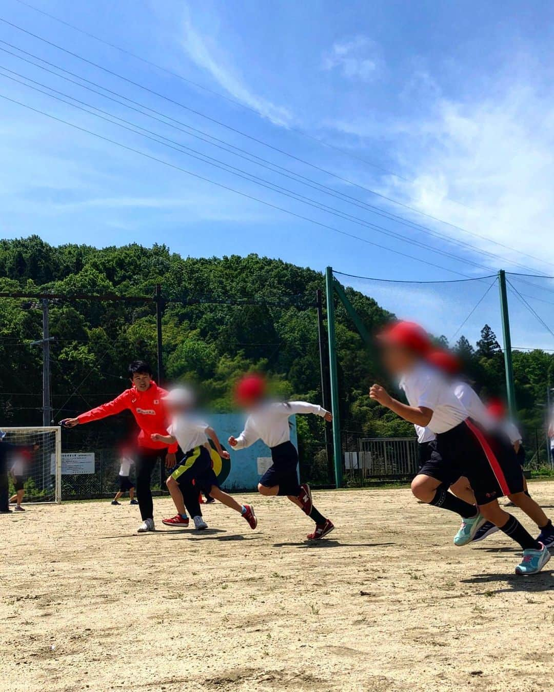 川端魁人のインスタグラム：「【#かけっこ教室】  豊田市小学校かけっこ教室の様子  #大沼小学校　#浄水北小学校　#梅坪小学校　#浄水小学校　#山之手小学校　#美山小学校　#幸海小学校　#寺部小学校　#畝部小学校　#寿恵原小学校　#加納小学校　#豊松小学校　#大畑小学校」