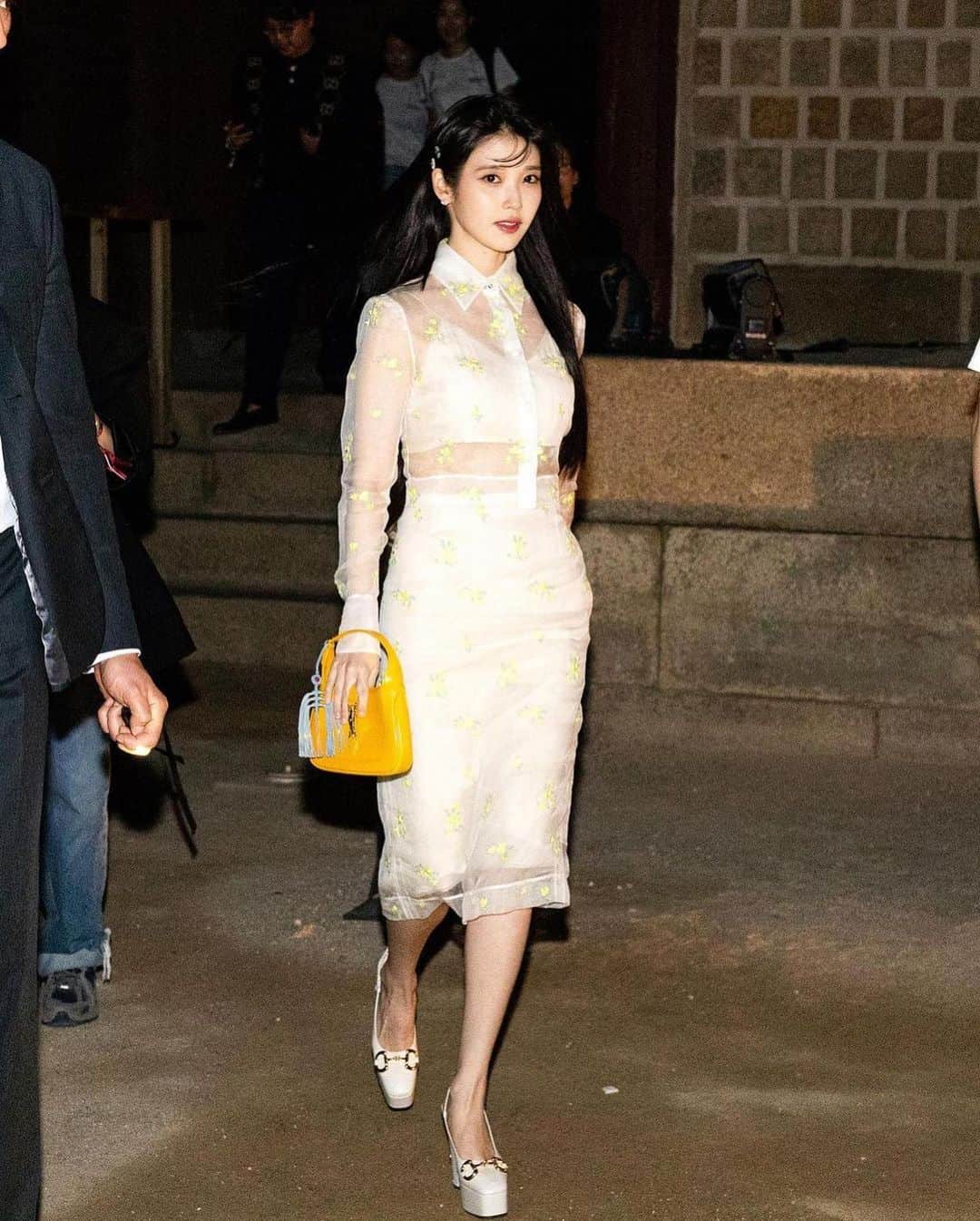 IUさんのインスタグラム写真 - (IUInstagram)「#Gucci Cruise 2024 경복궁」5月19日 12時30分 - dlwlrma